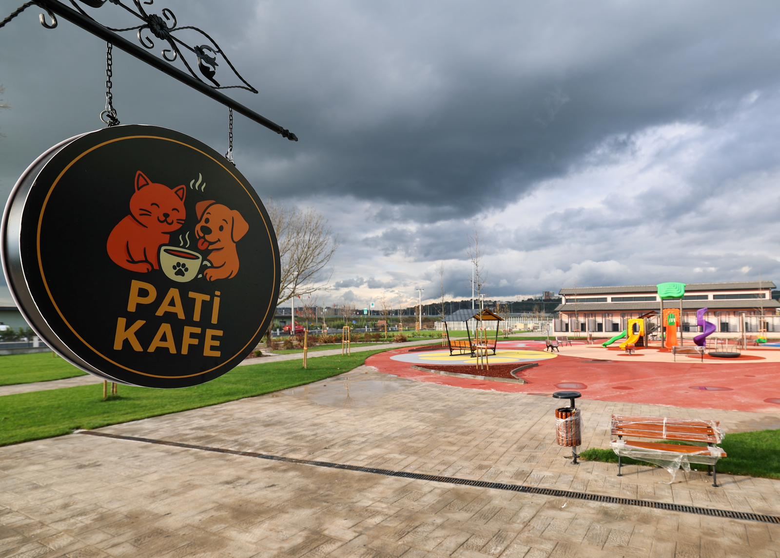 Sakarya Büyükşehir Belediye Başkanı Yusuf Alemdar konuşma yapıyor