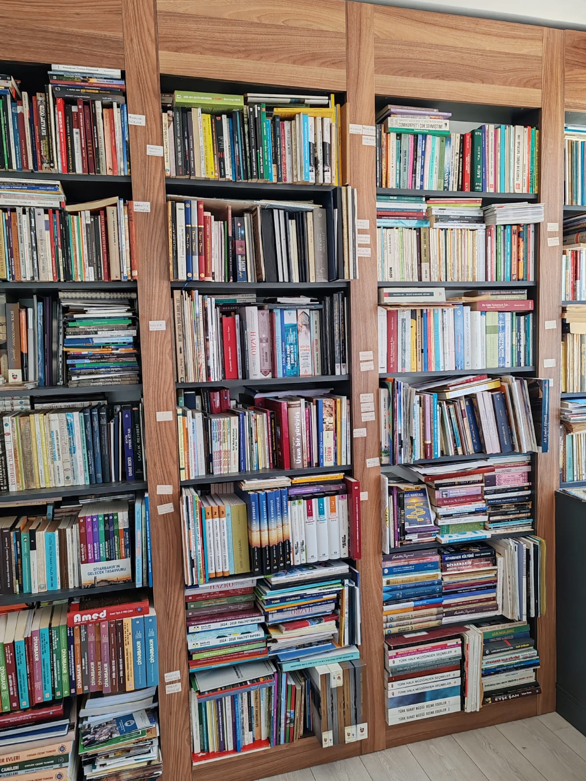 AK Parti Kütüphanesi