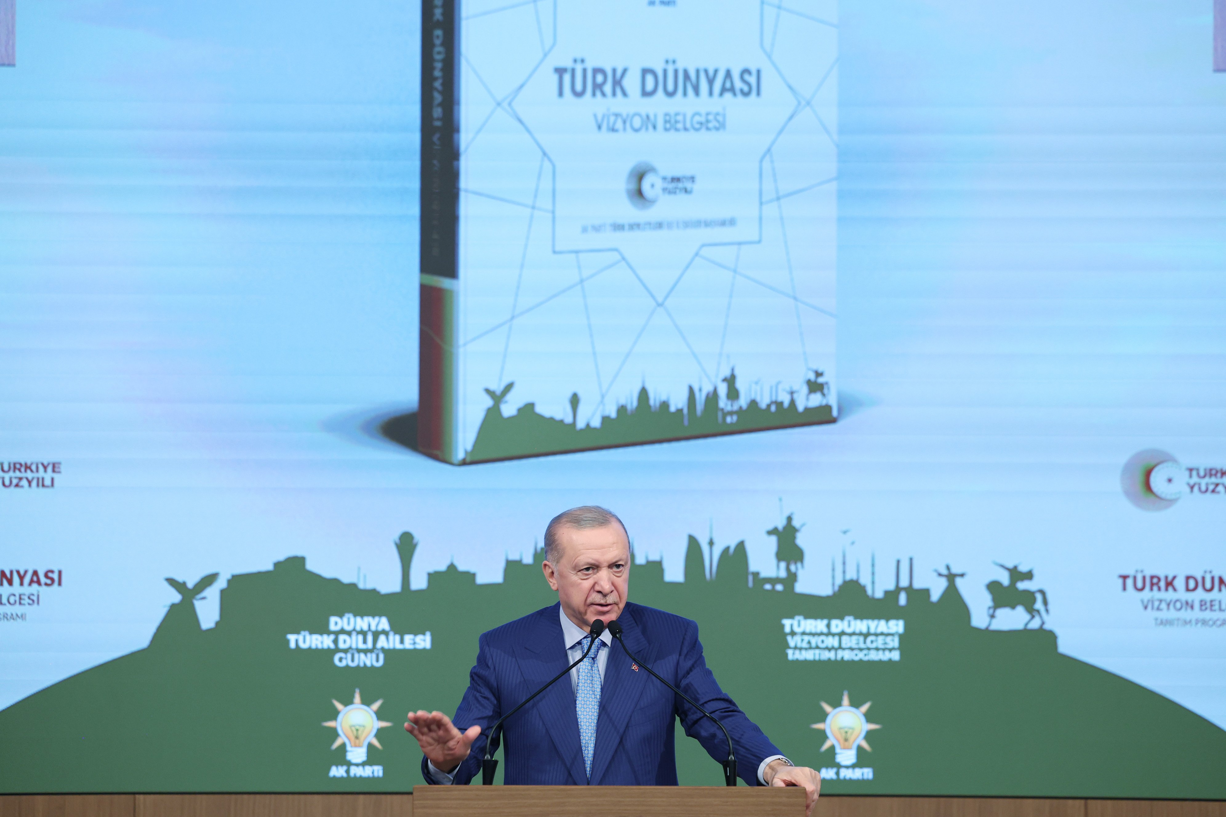 Cumhurbaşkanı Erdoğan vizyon belgesini anlatırken