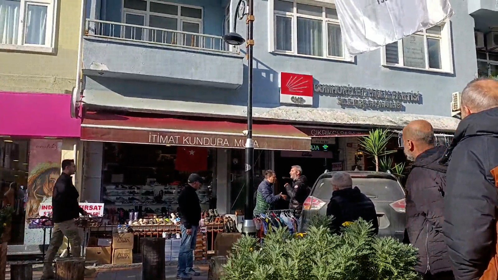 Polis ekipleri olay yerinde