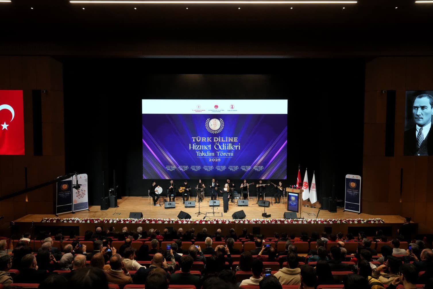 Türk Diline Hizmet Ödülü Töreni