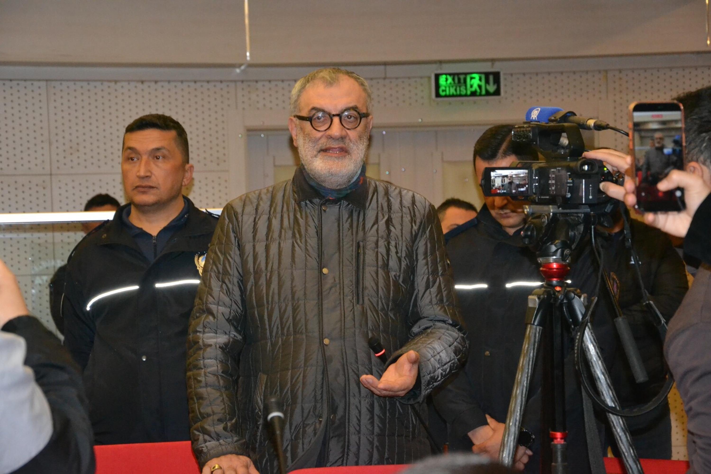 Hakan Şimşek Şehzadeler Belediye Başkanı seçildi