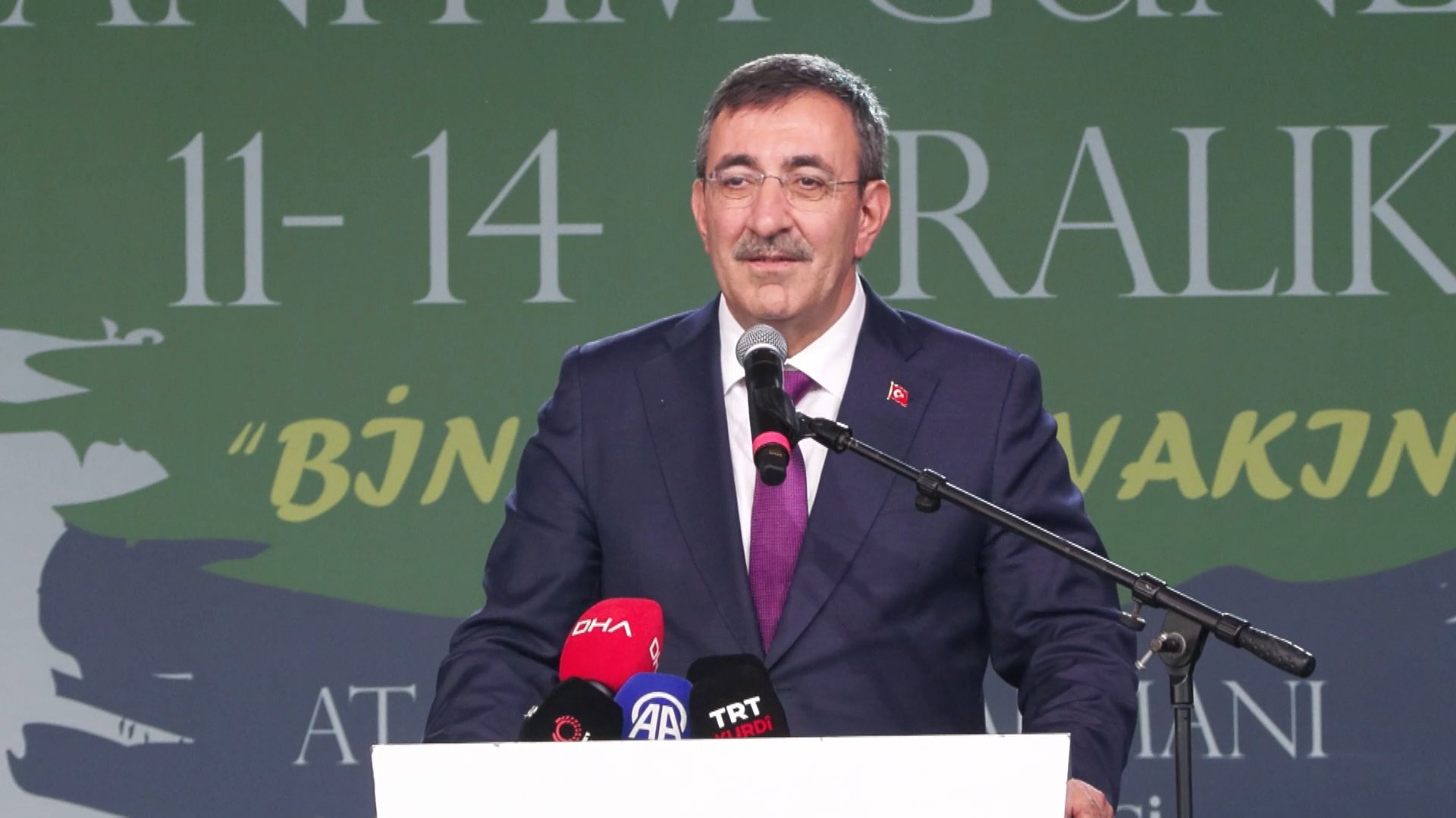 Cevdet Yılmaz konuşma yapıyor