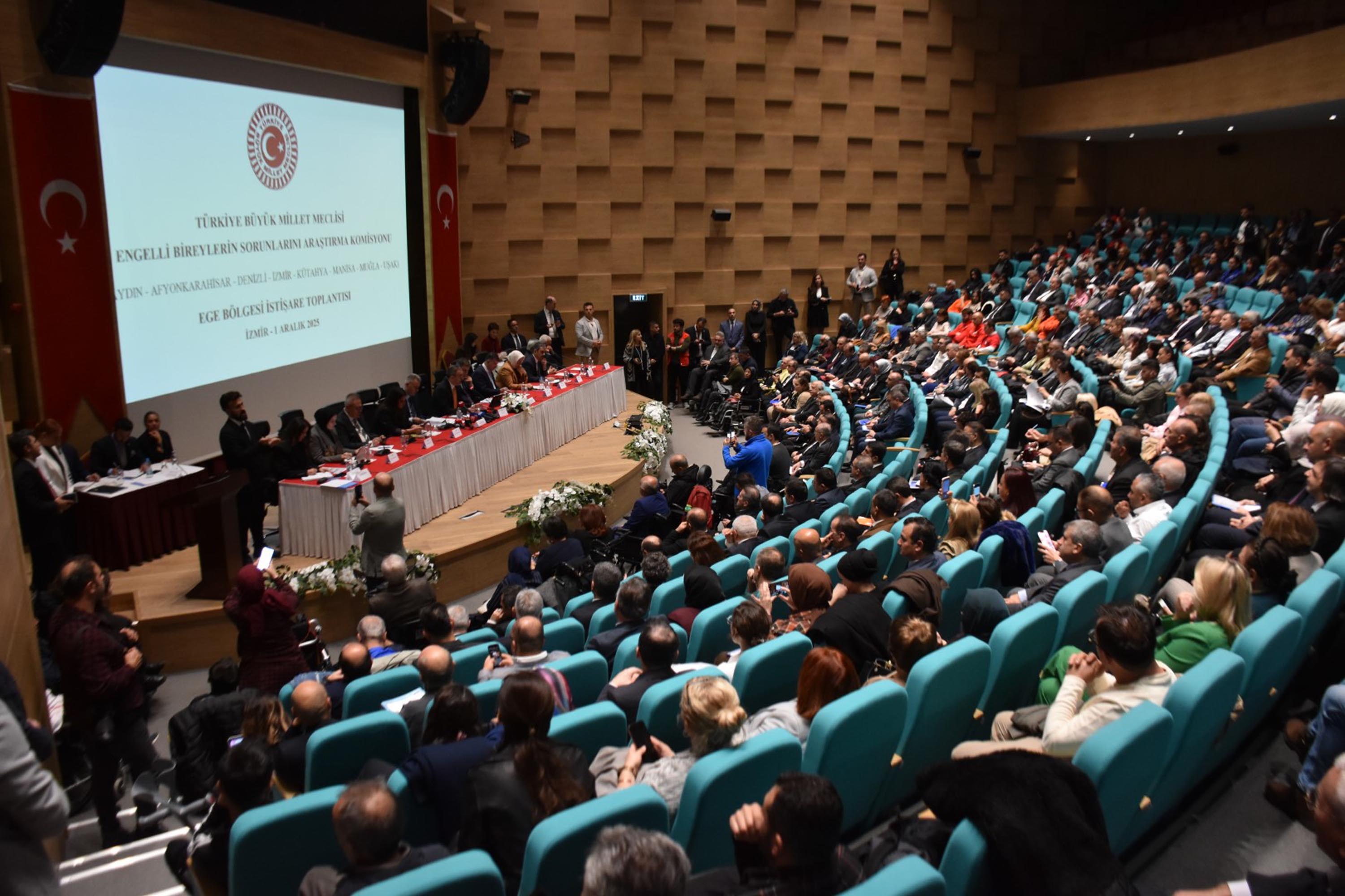 İzmir Valisi Süleyman Elban Konuşma Yapıyor