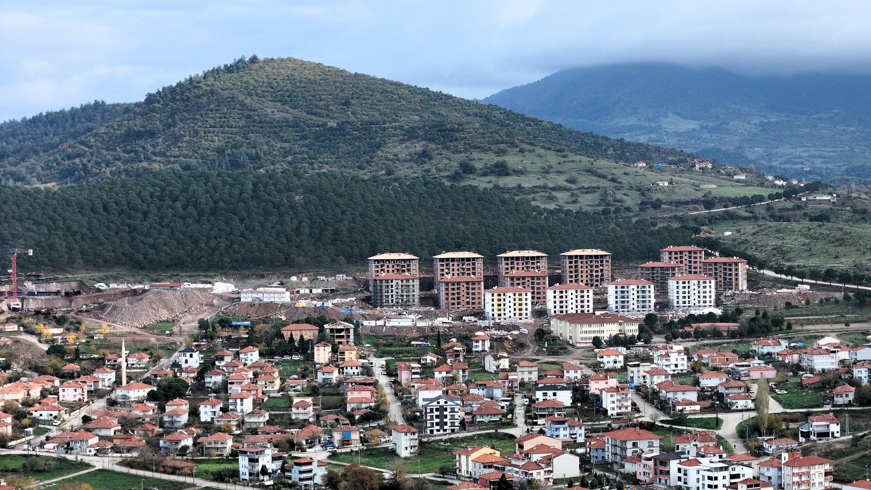 Sındırgı TOKİ konut inşaatı drone görüntüsü