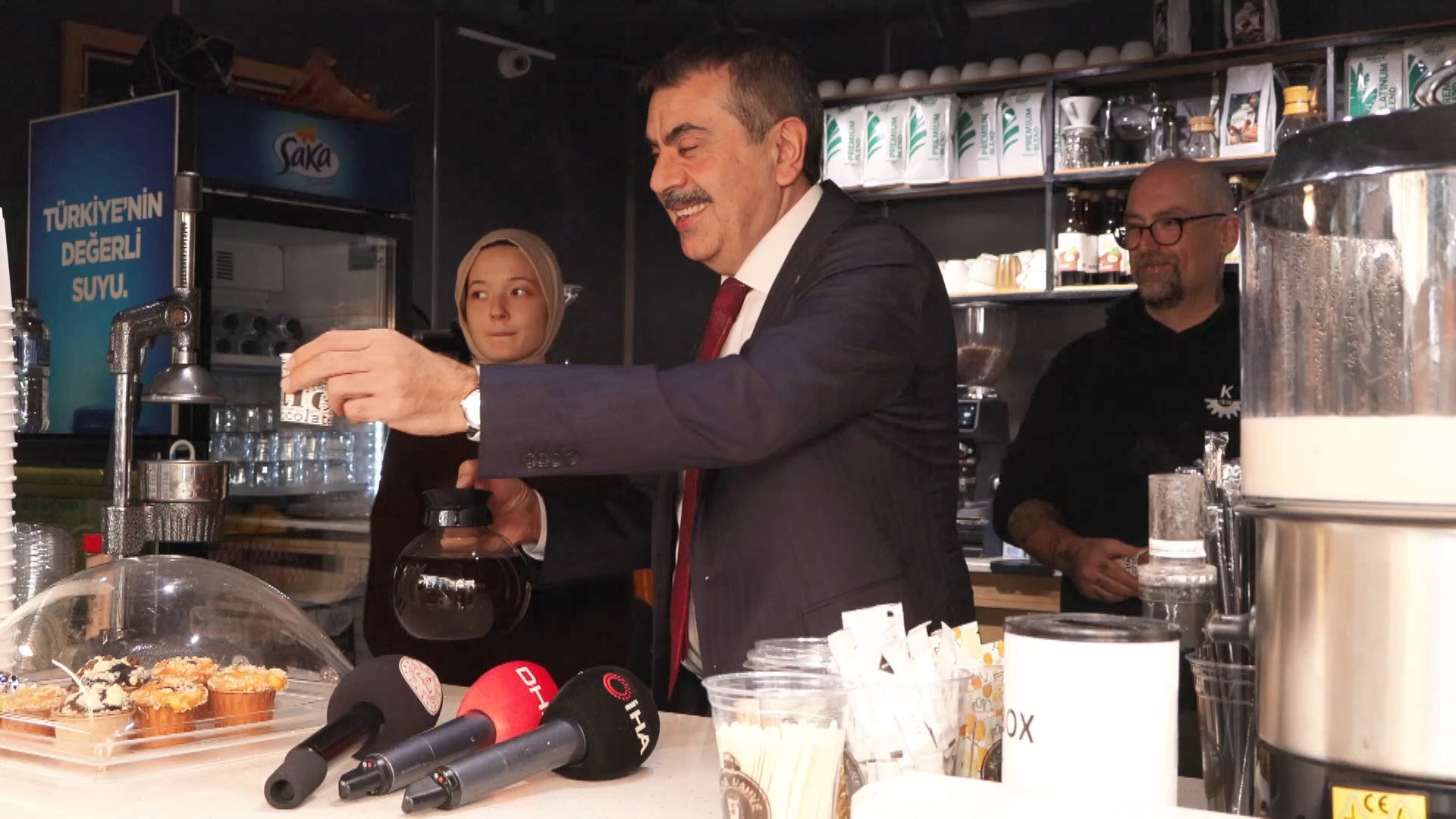 Bakan Yusuf Tekin Okul Ziyareti