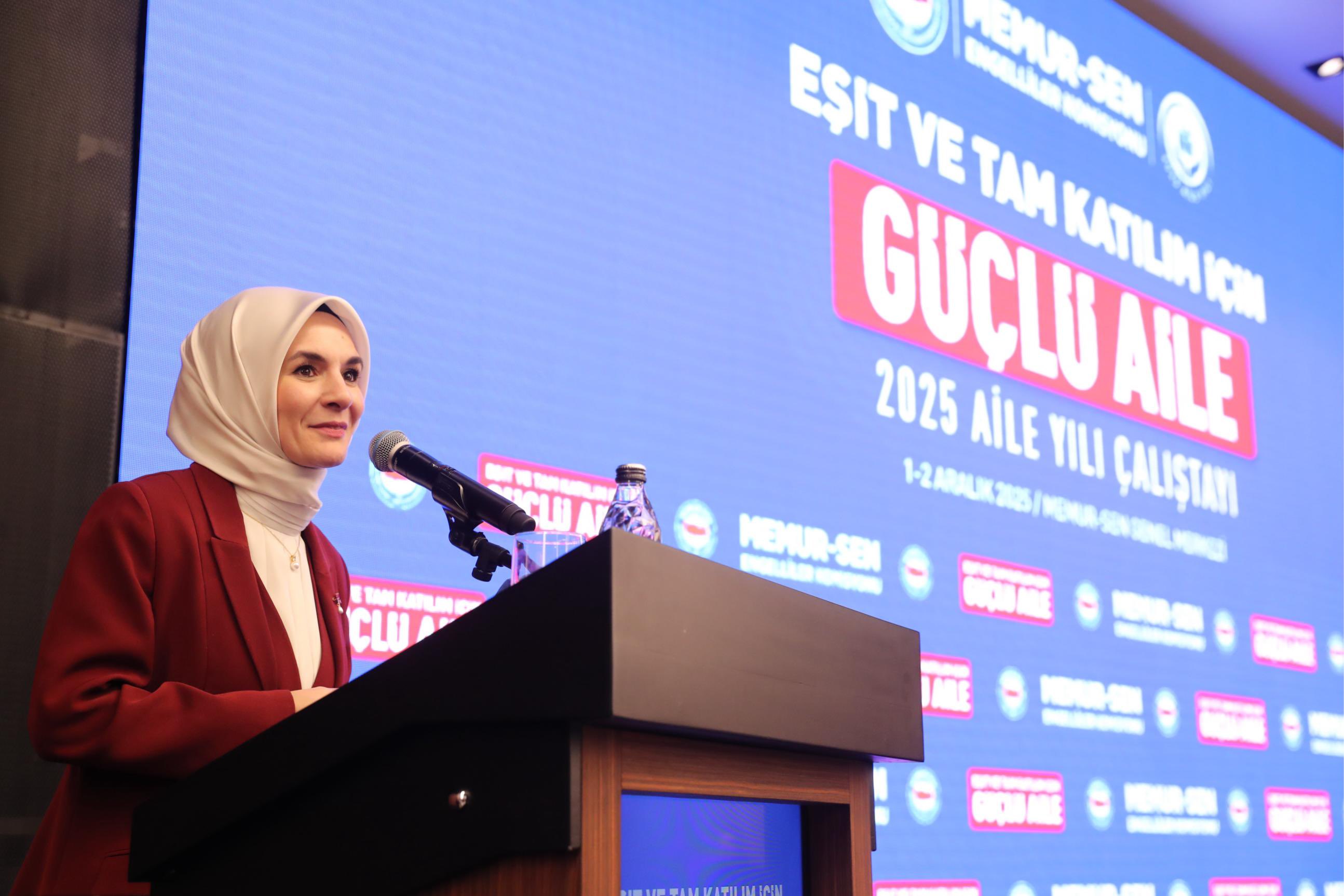 Aile ve Sosyal Hizmetler Bakanı Mahinur Özdemir Göktaş