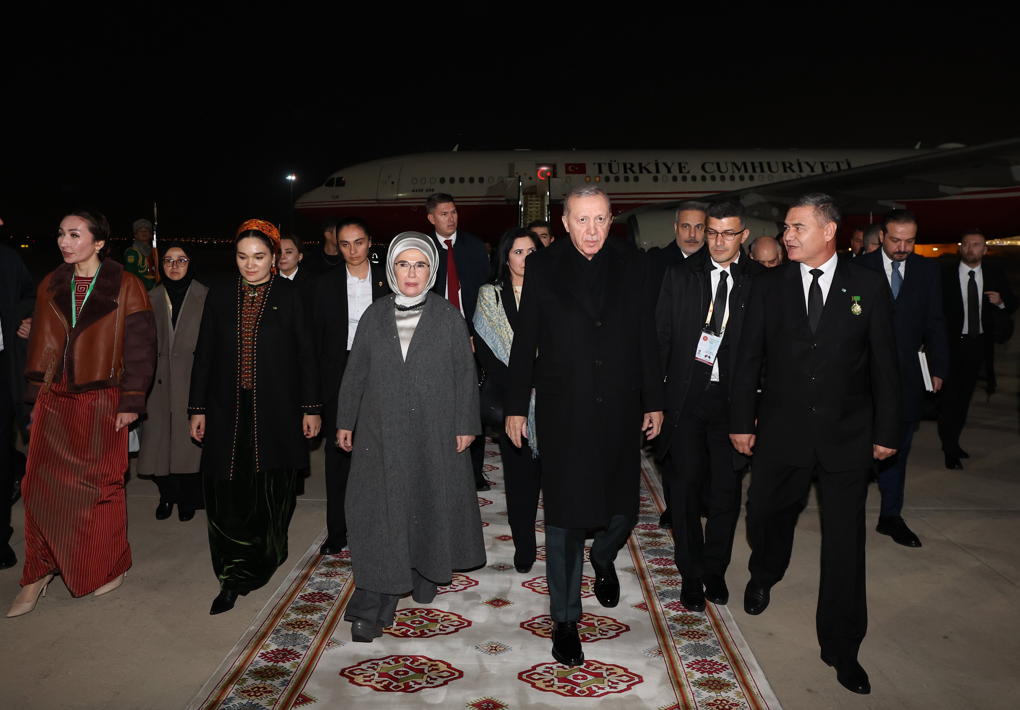 Cumhurbaşkanı Erdoğan Türkmenistan Aşkabat Havalimanı