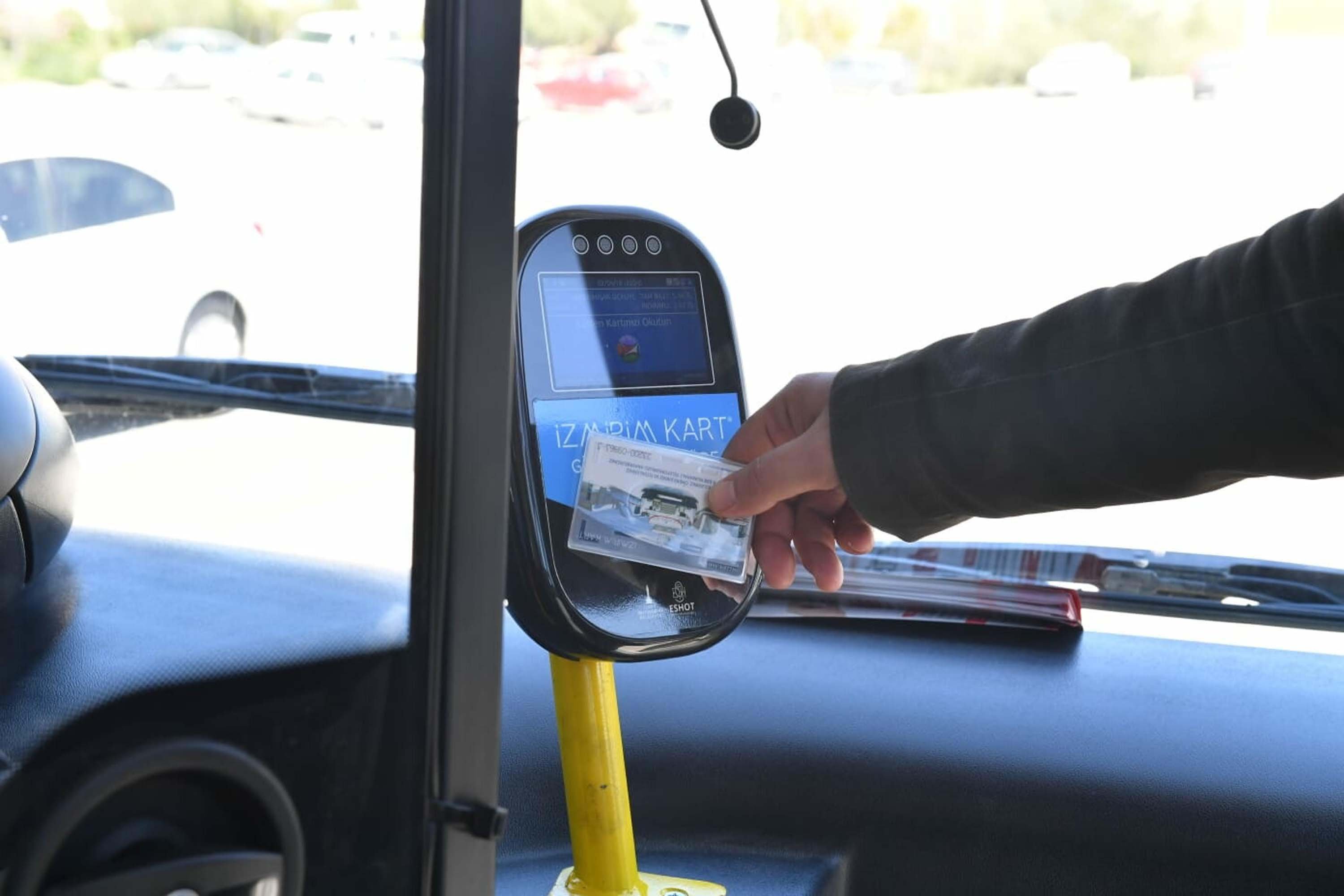 Avukat Güntaç Arlıyüz Genç İzmirim Kart açıklaması