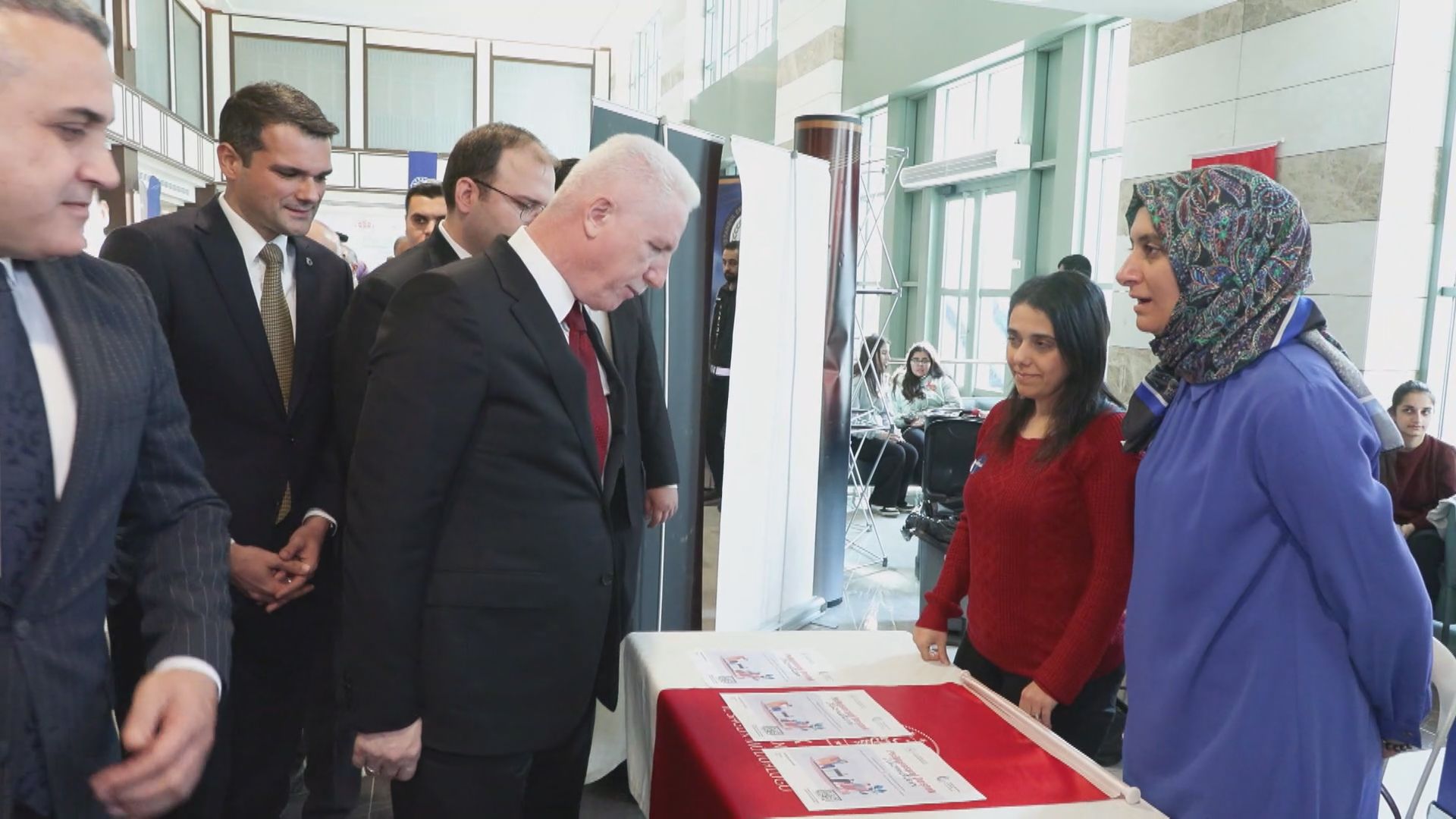 İstanbul Valisi Davut Gül festival alanını ziyaret ediyor