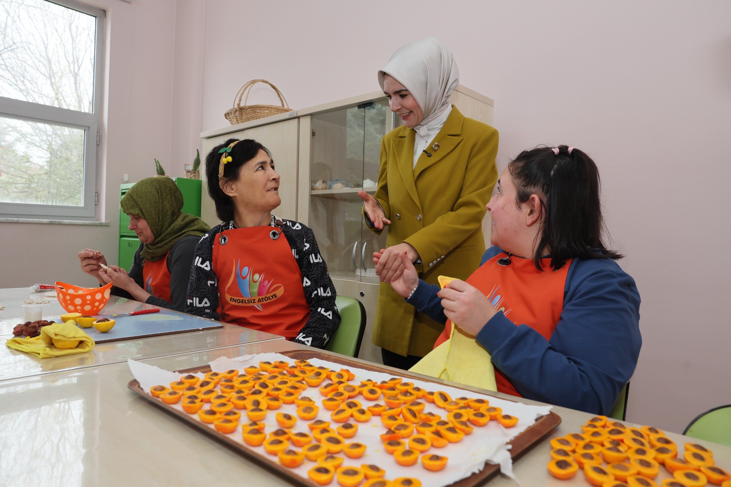Bakan Mahinur Özdemir Göktaş Engelsiz Yaşam Merkezi Ziyareti
