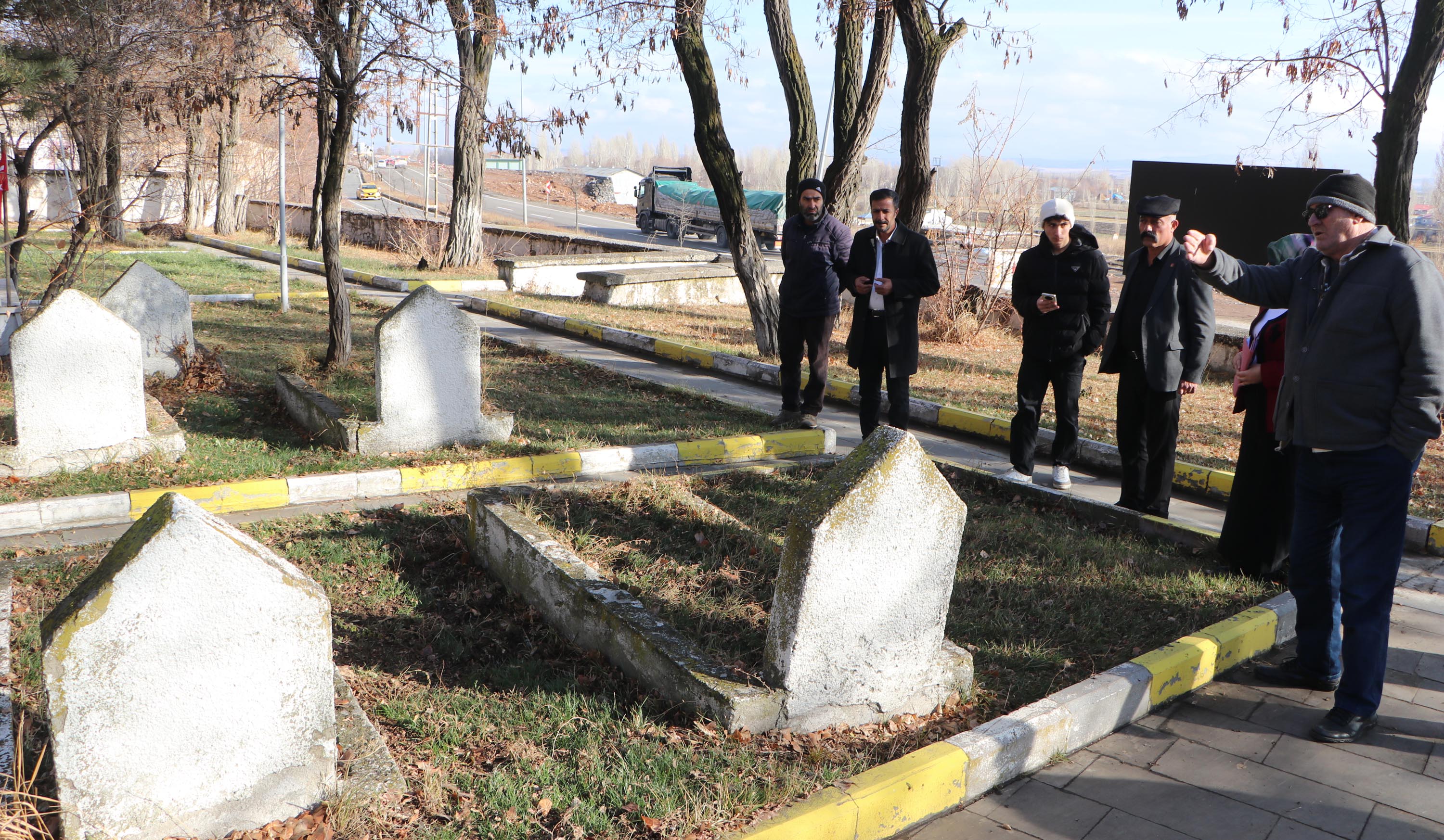 İsimsiz Mezar Taşları