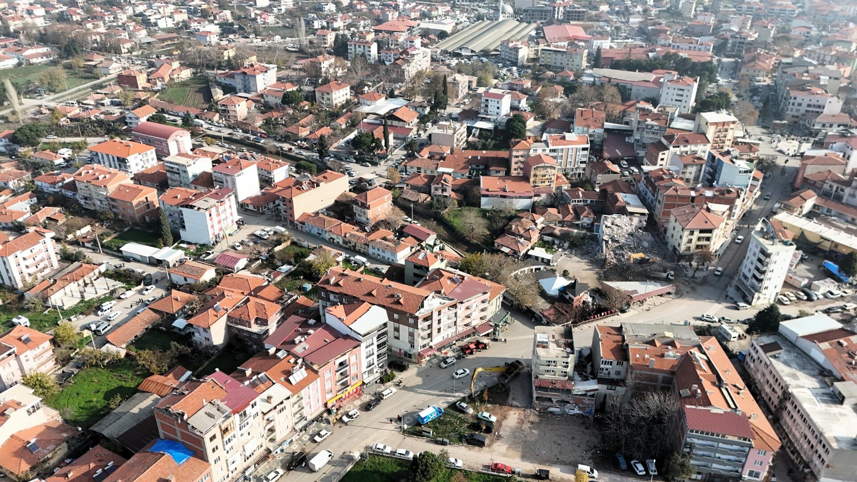 Sındırgı yıkım sonrası temizlik