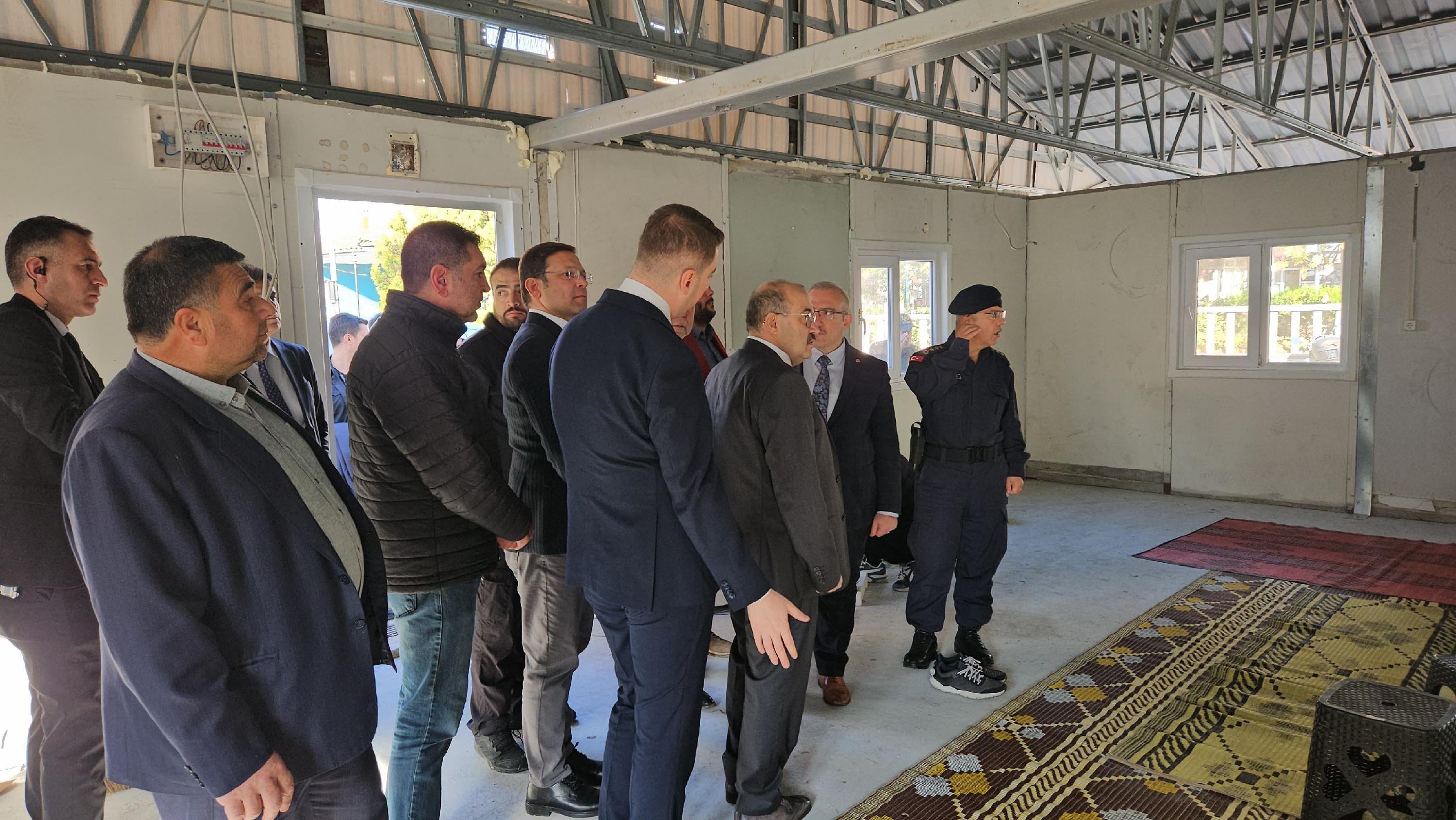 Sındırgı Deprem Bölgesi Hayvan Çadırları