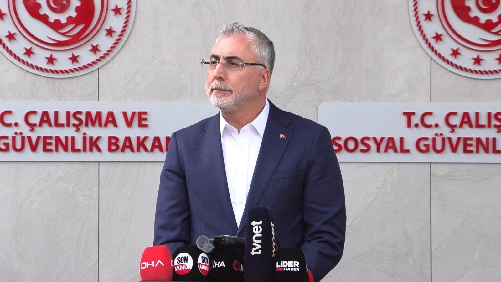 Çalışma ve Sosyal Güvenlik Bakanı Vedat Işıkhan