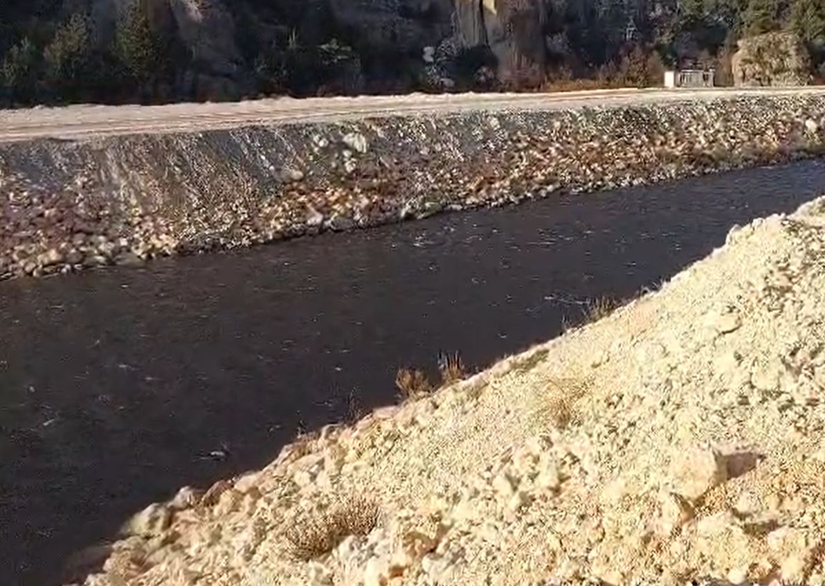 Göksu Nehri koyu renk