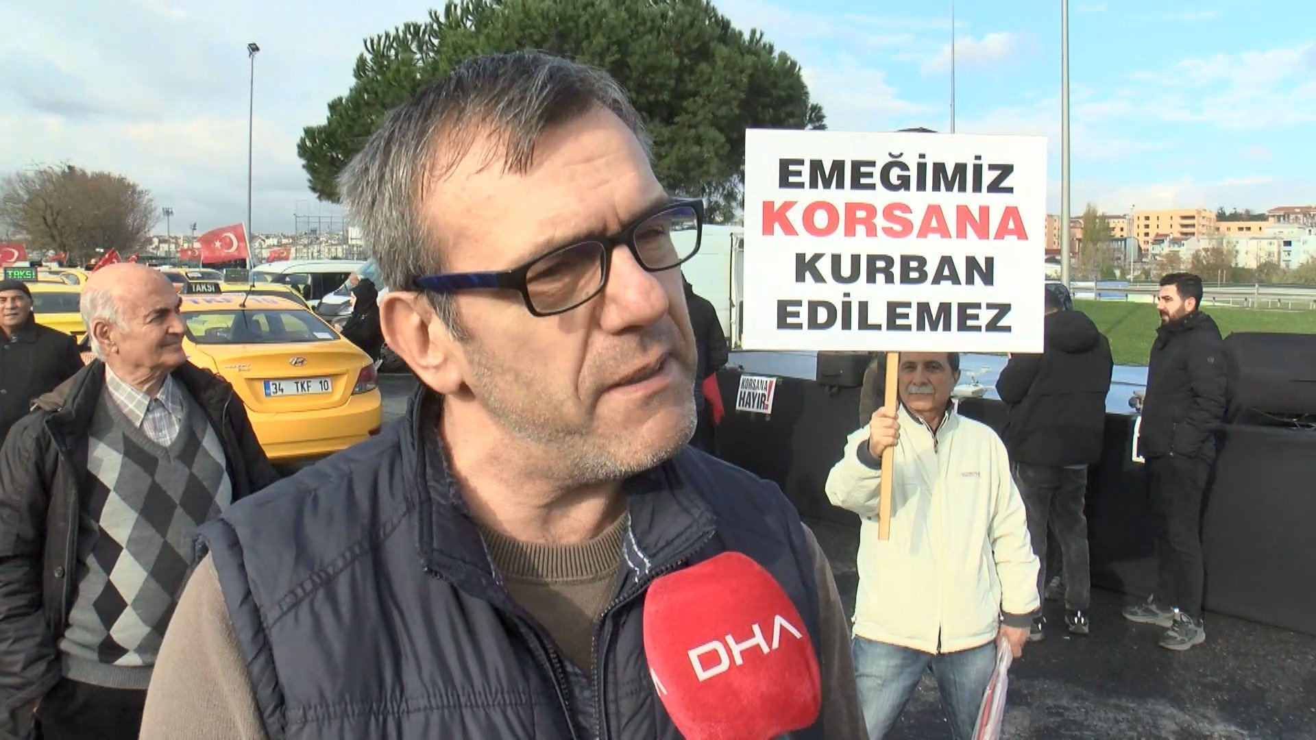 Taksiciler protesto pankartları