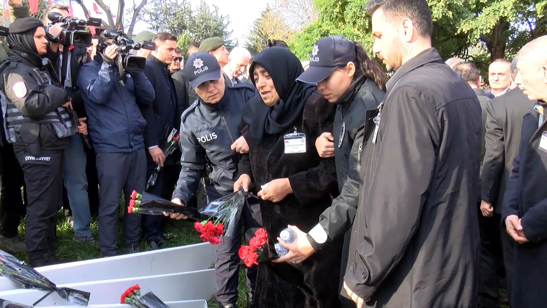 Şehit Yakınları Törende