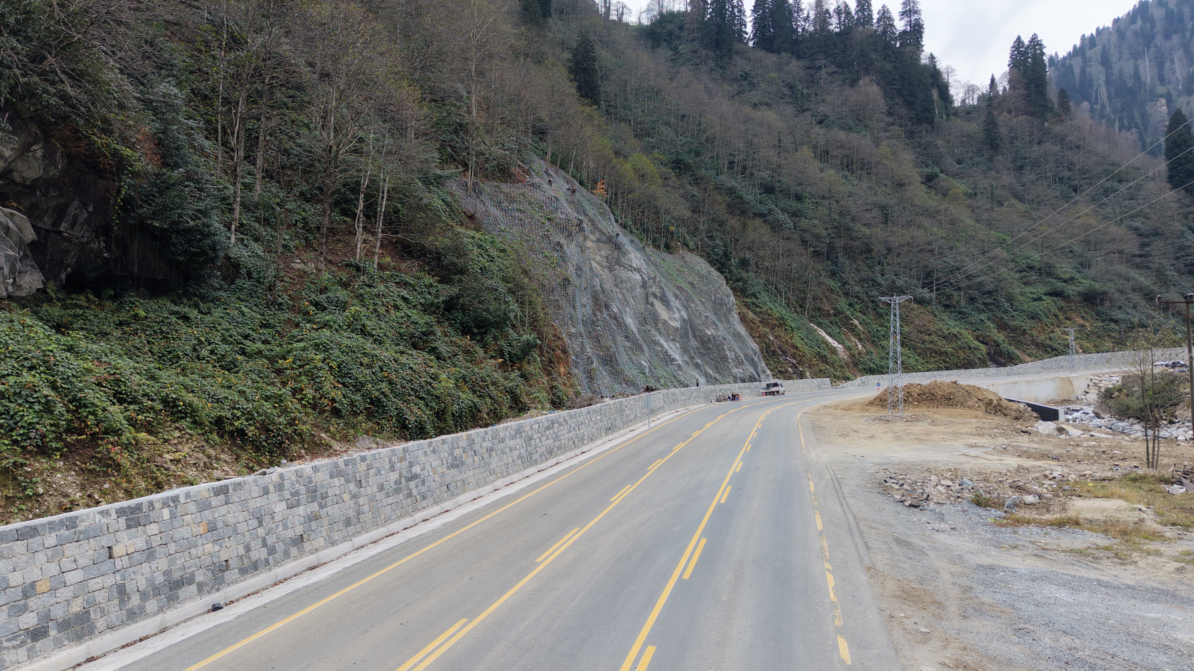 Ayder Yaylası kaya düşmesi önlemi endüstriyel dağcılar