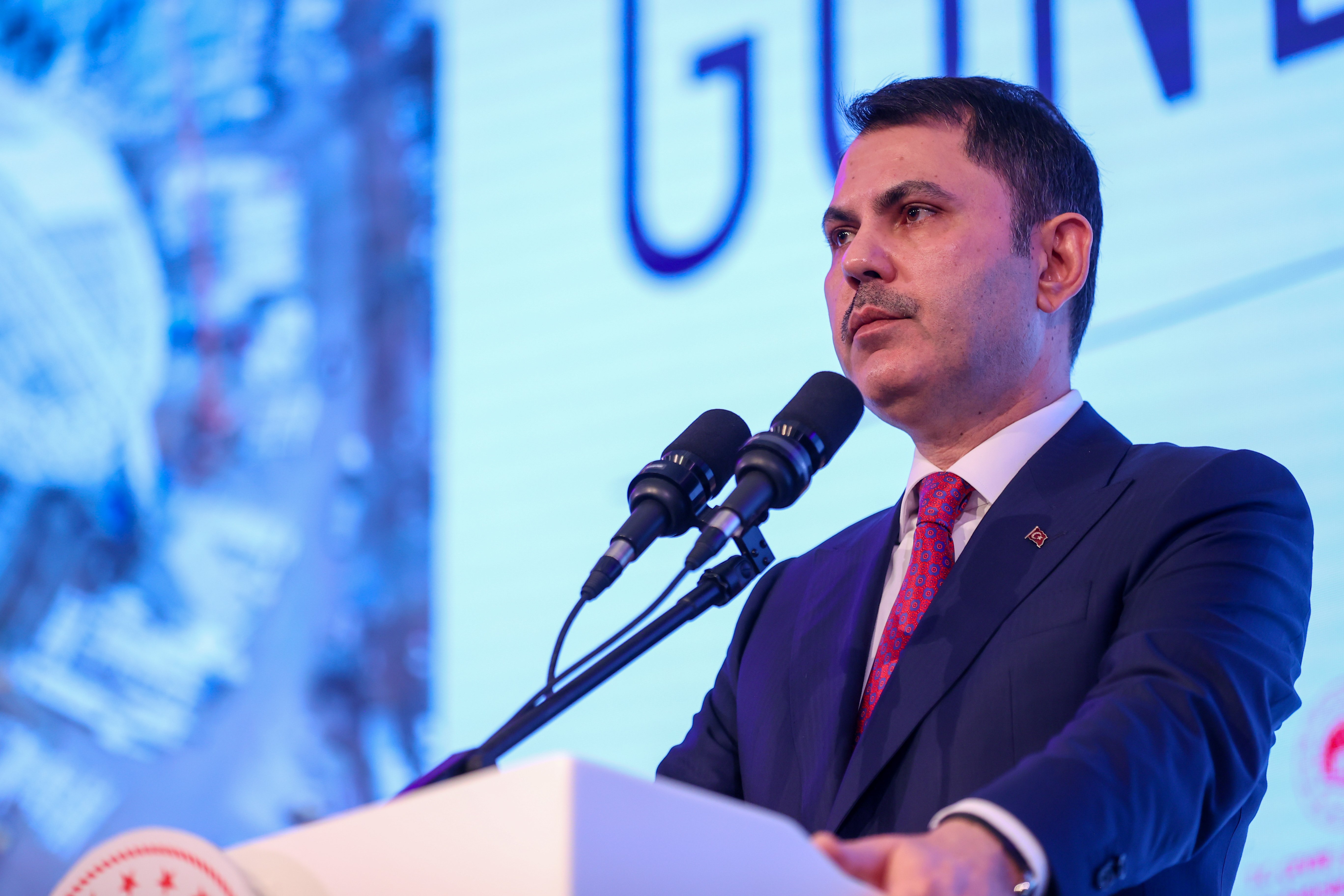 Bakan Murat Kurum konuşma yapıyor