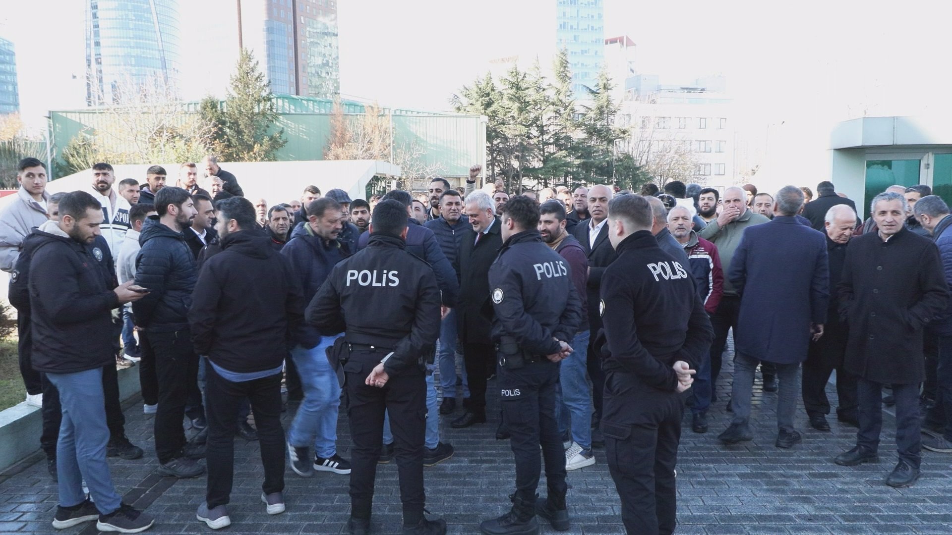 İstanbul Pazarcılar Odası Başkanı Mesut Şengün konuşma yapıyor