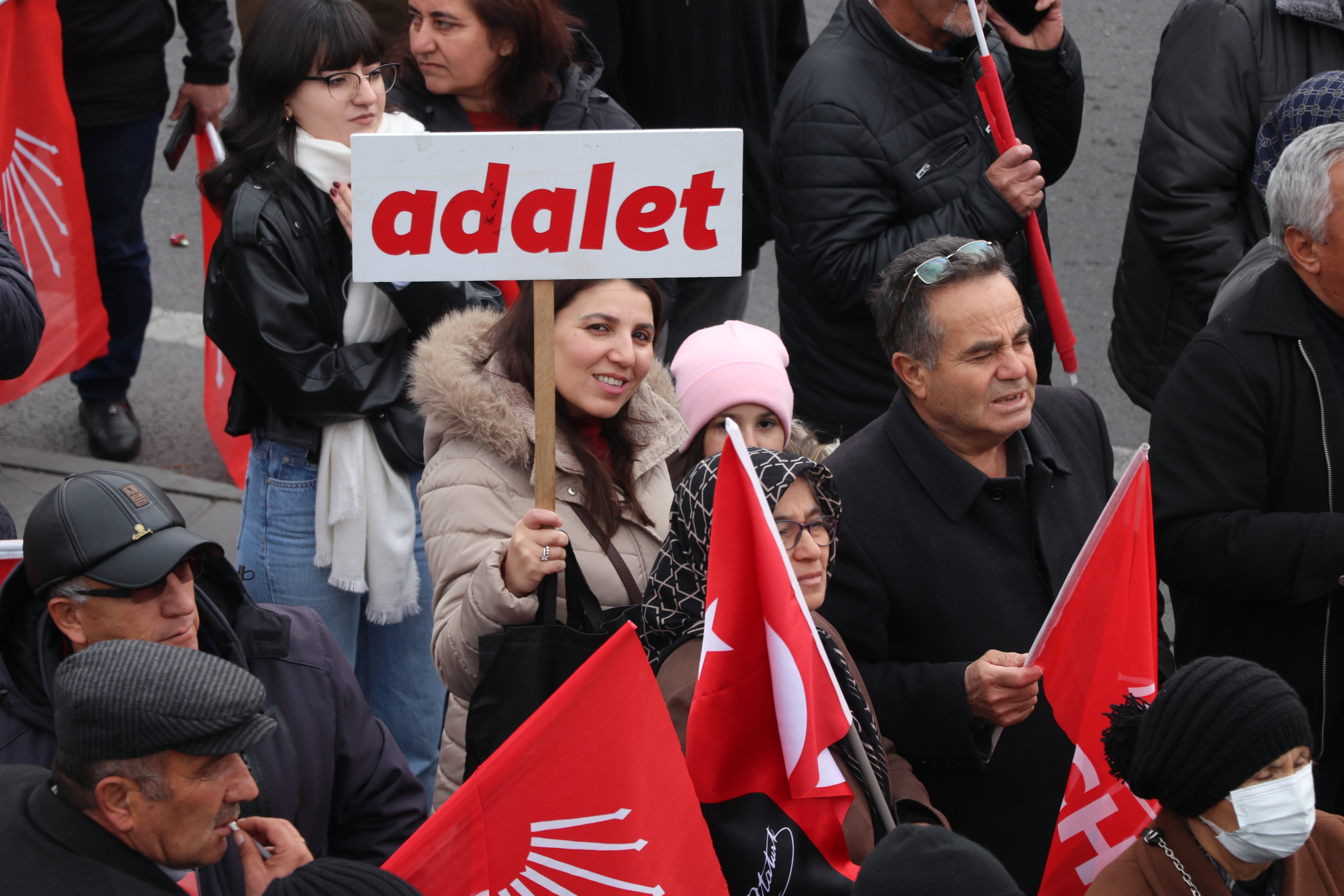 Özgür Özel konuşma yapıyor