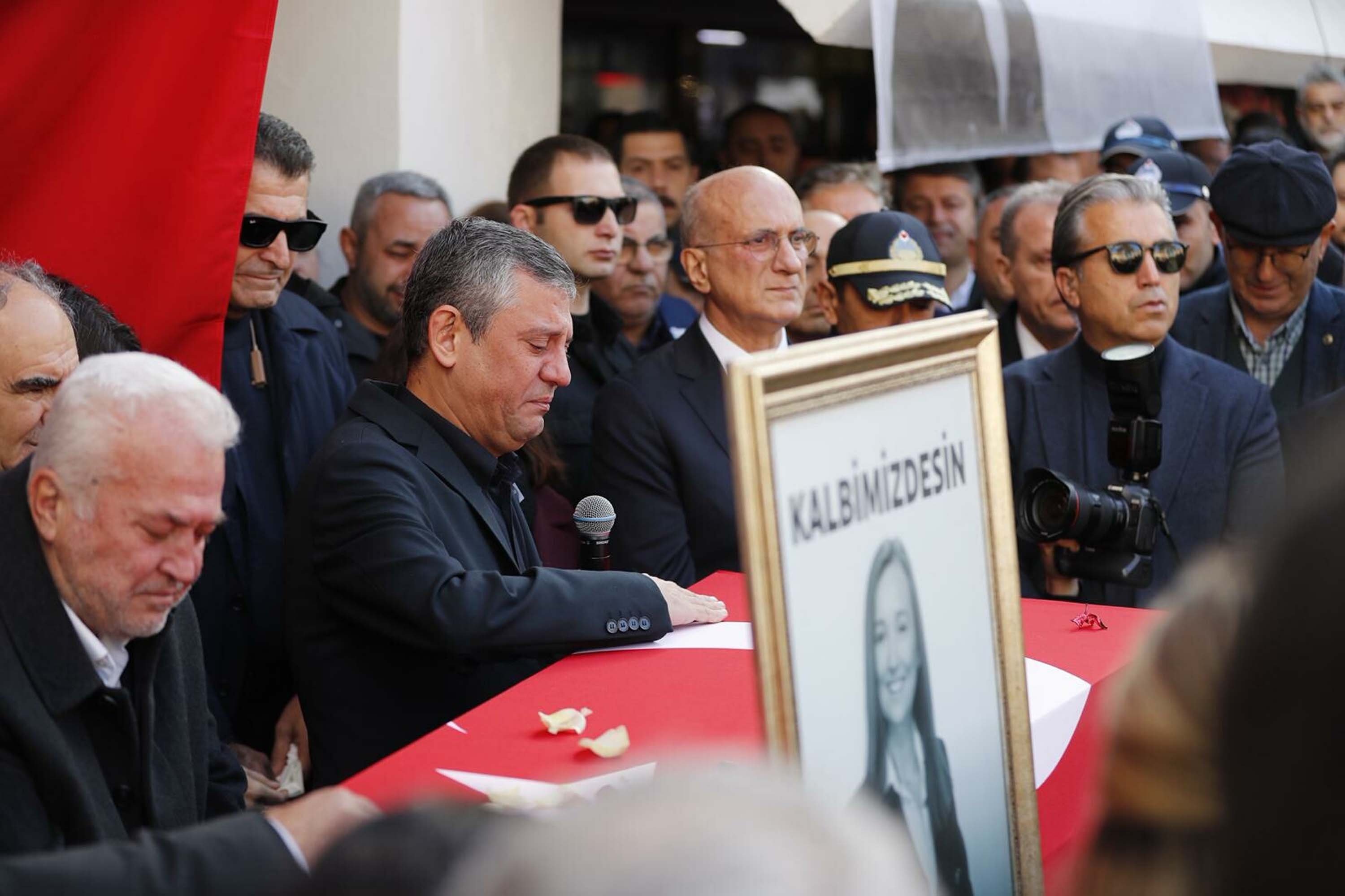 CHP Genel Başkanı Özgür Özel konuşma yapıyor