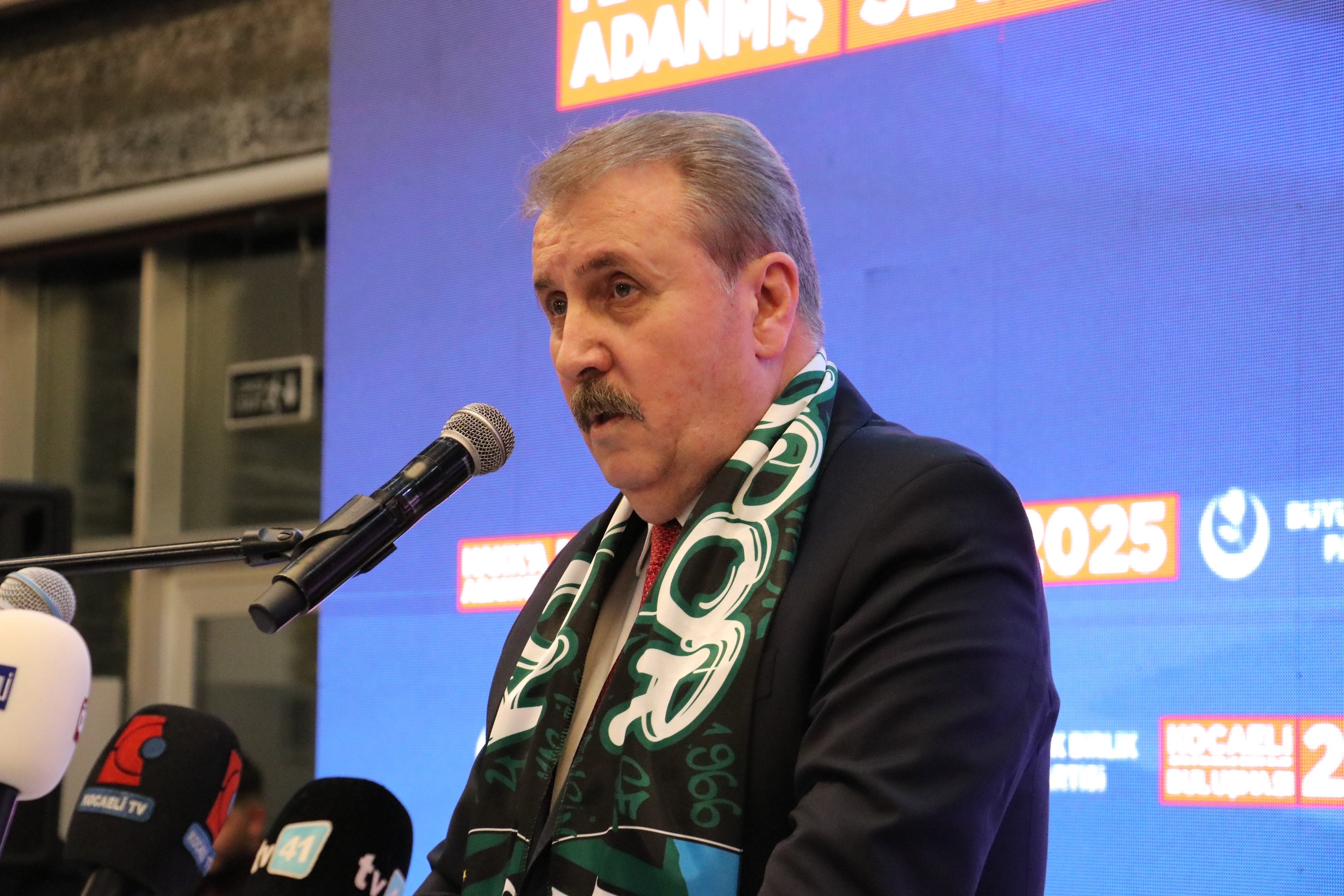 BBP Genel Başkanı Mustafa Destici toplantıda