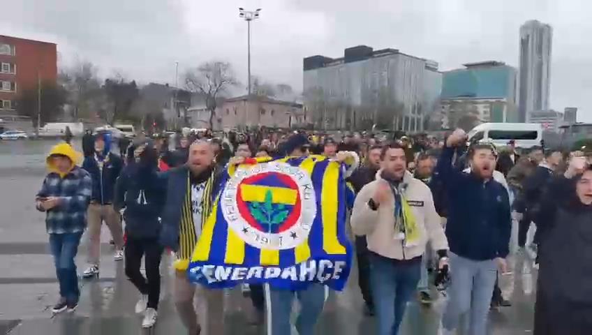 Ertan Torunoğulları ve Taraftarlar