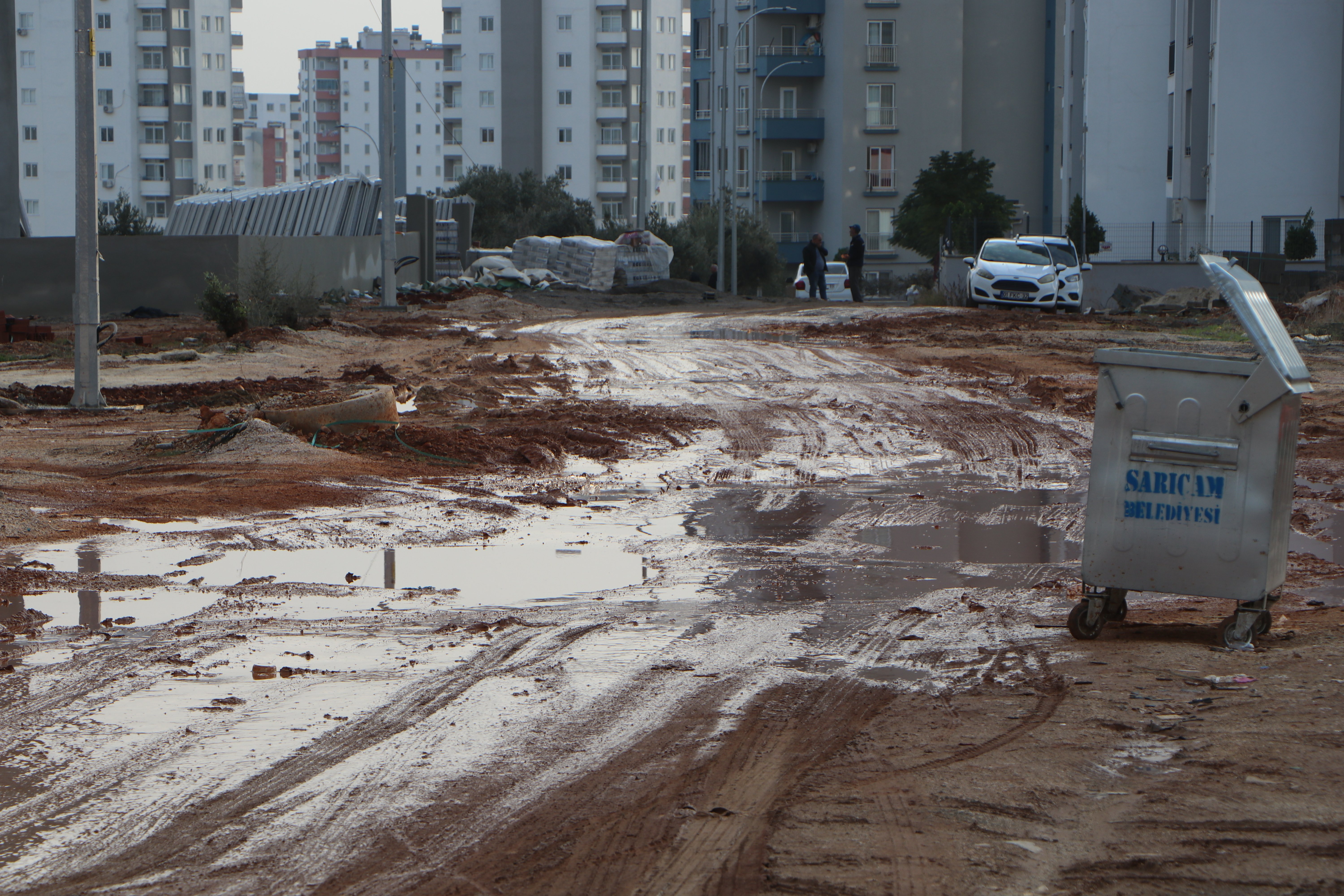 Adana mahalle sakinleri yol şikayeti