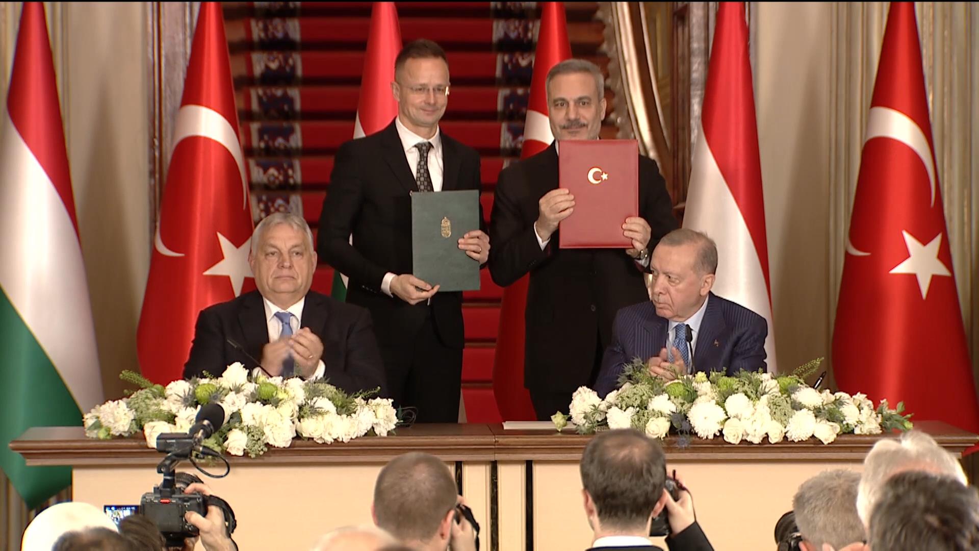 Türkiye Macaristan anlaşmalarının imza töreni