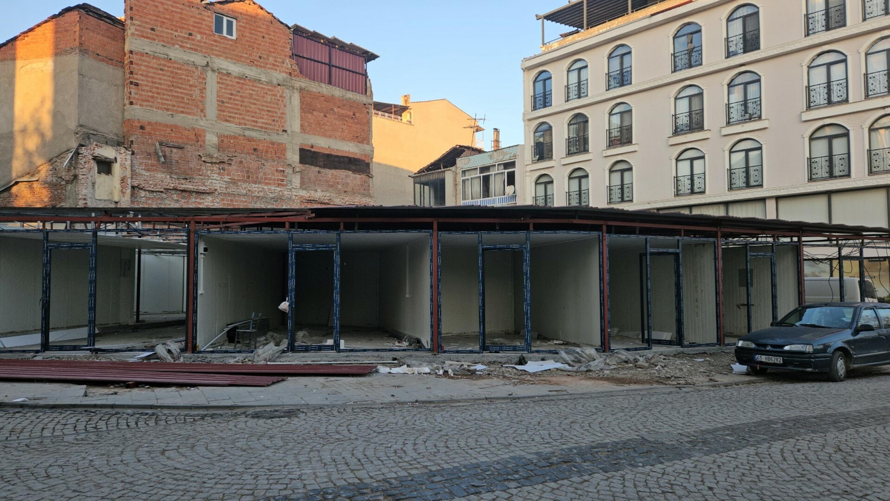 Sındırgı deprem hasarlı binalar