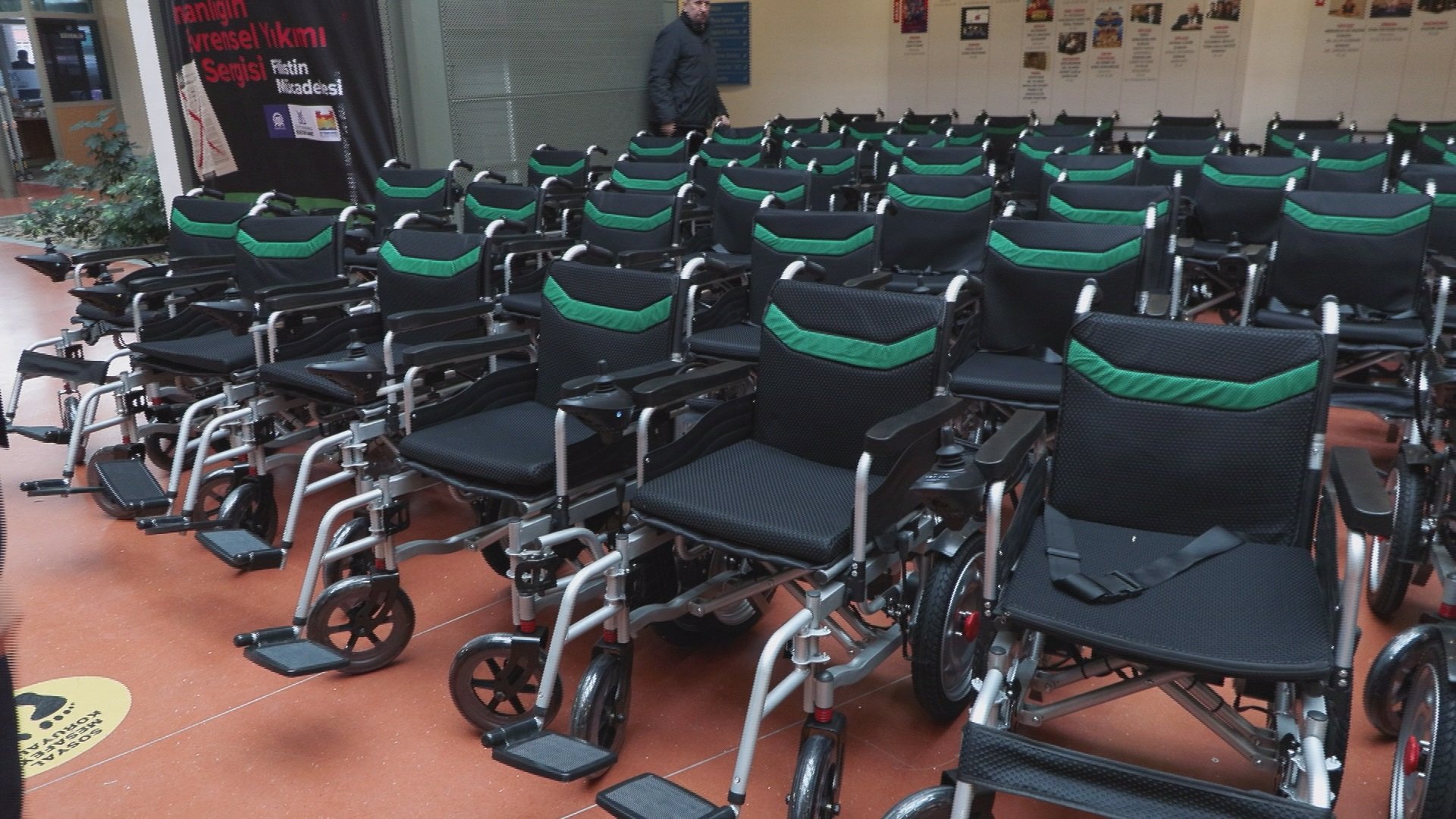 Engelli Öğrencilere Akülü Sandalye Teslimi