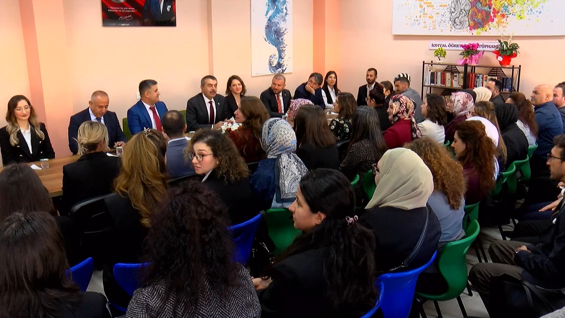 Bakan Tekin okul inşaatında