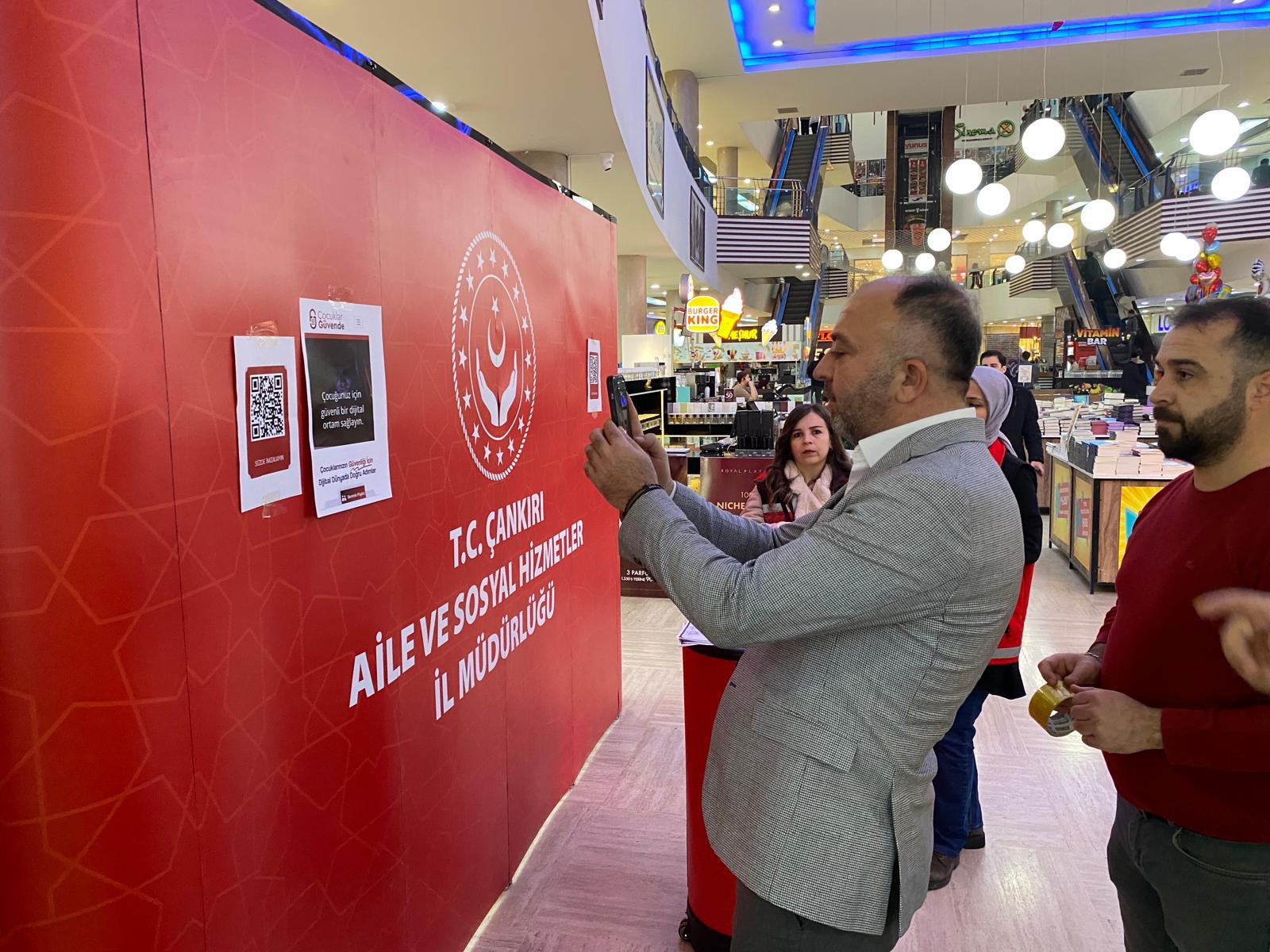 Dijital dünya ve çocuk hakları bilgilendirmesi