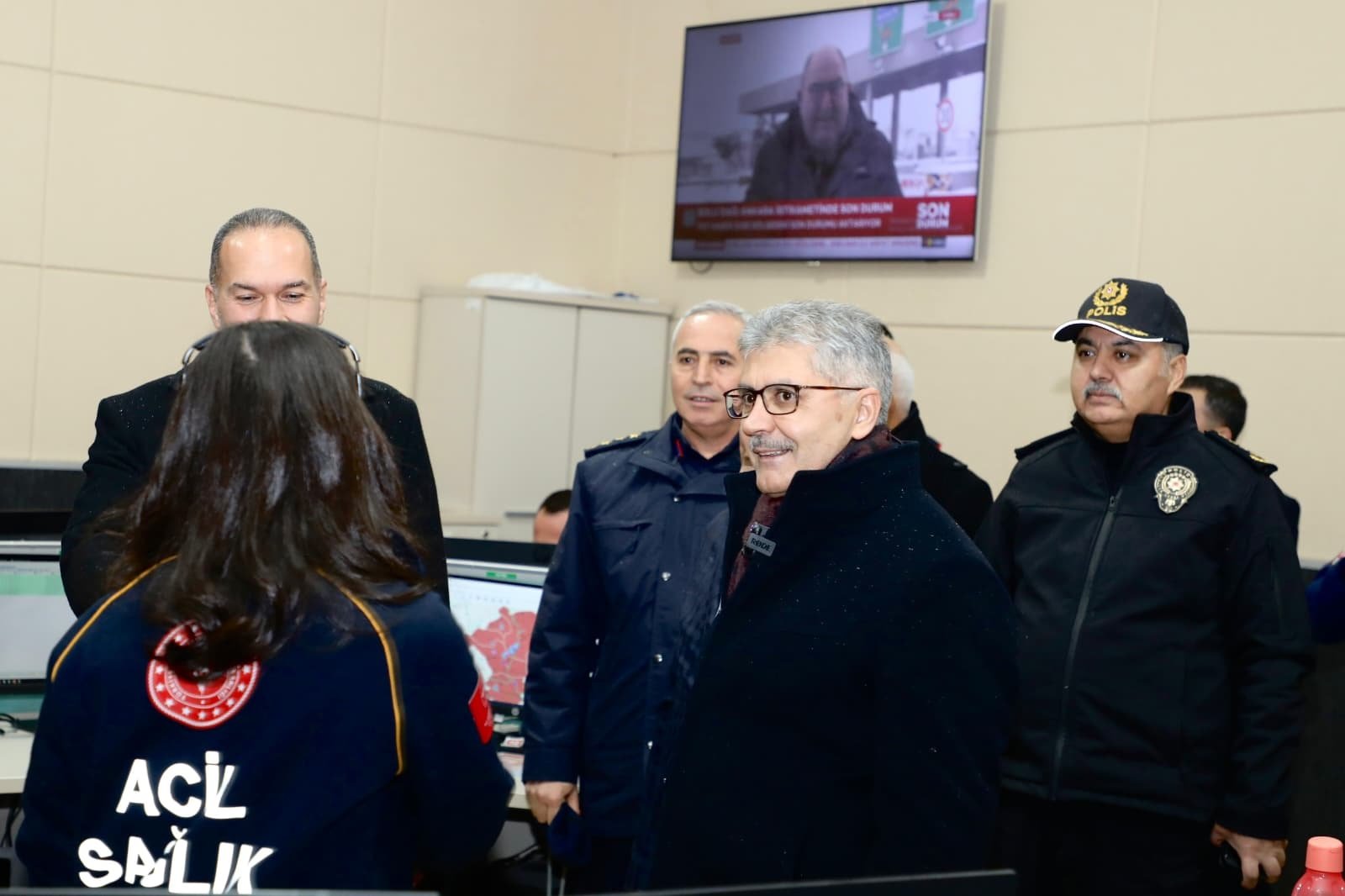 Niğde Valisi Cahit Çelik yılbaşı mesajı veriyor