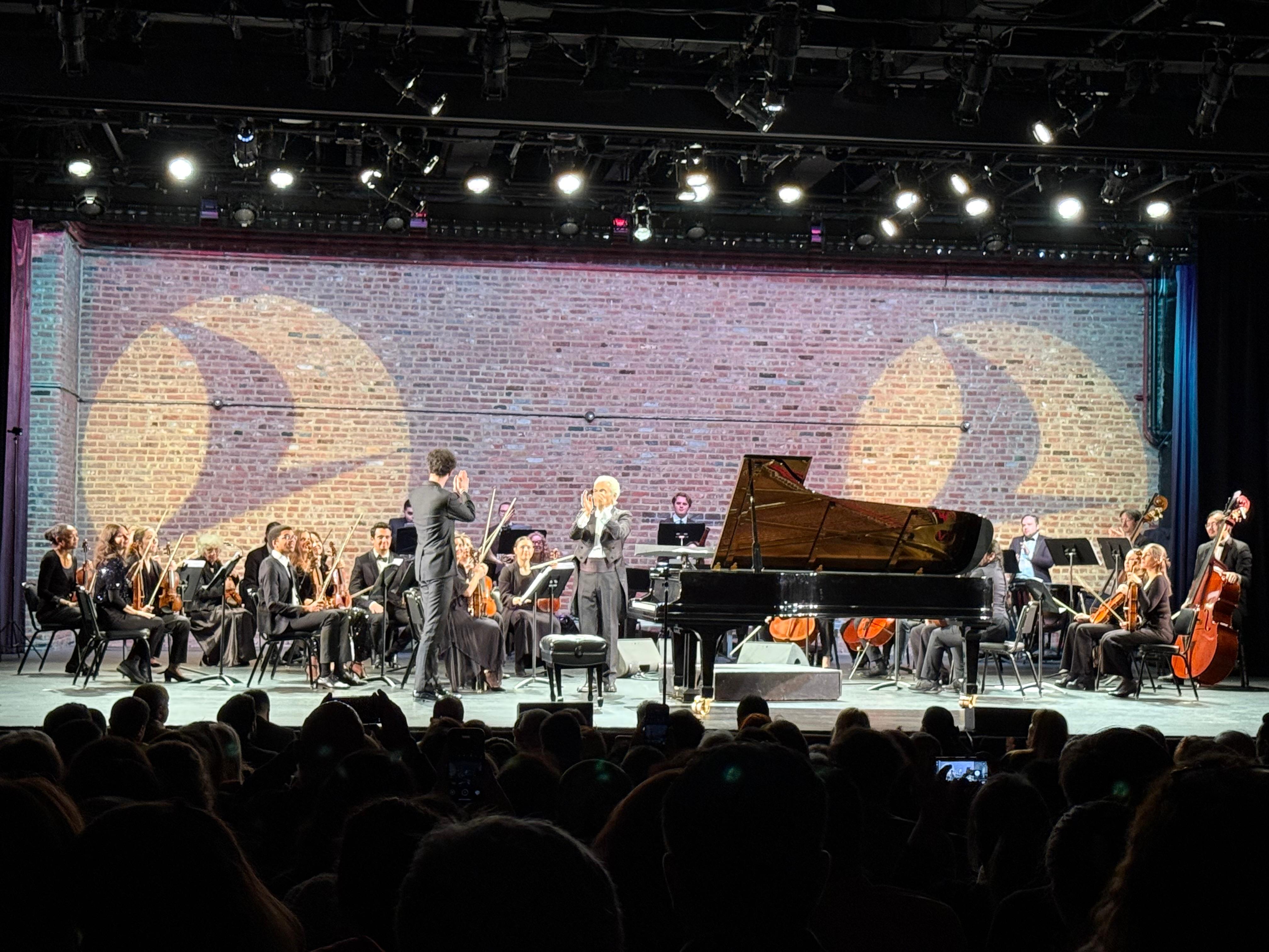 New York March of Love Konseri Sahnesi