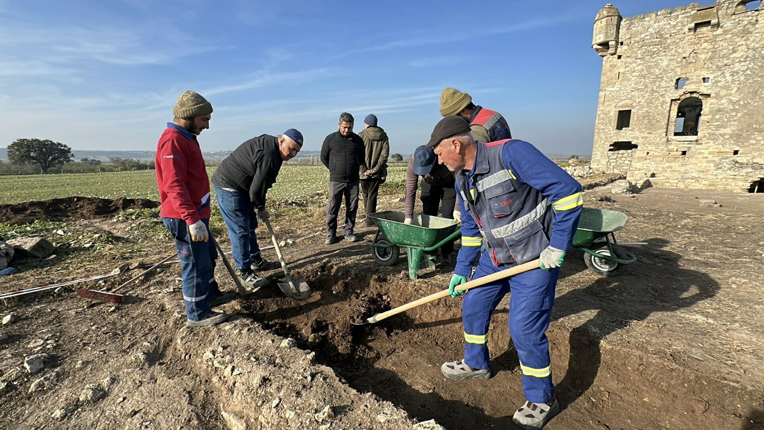 Tarihi Köşk Kalıntıları
