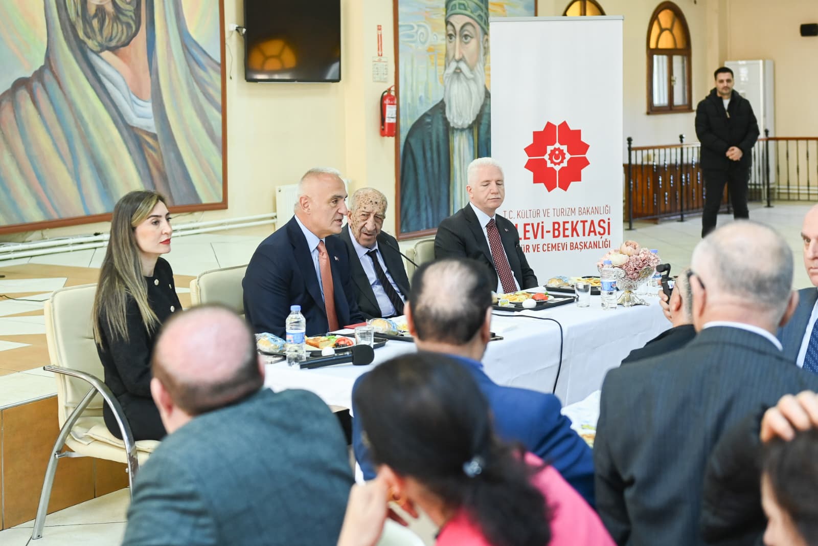 Bakan Ersoy toplantıda