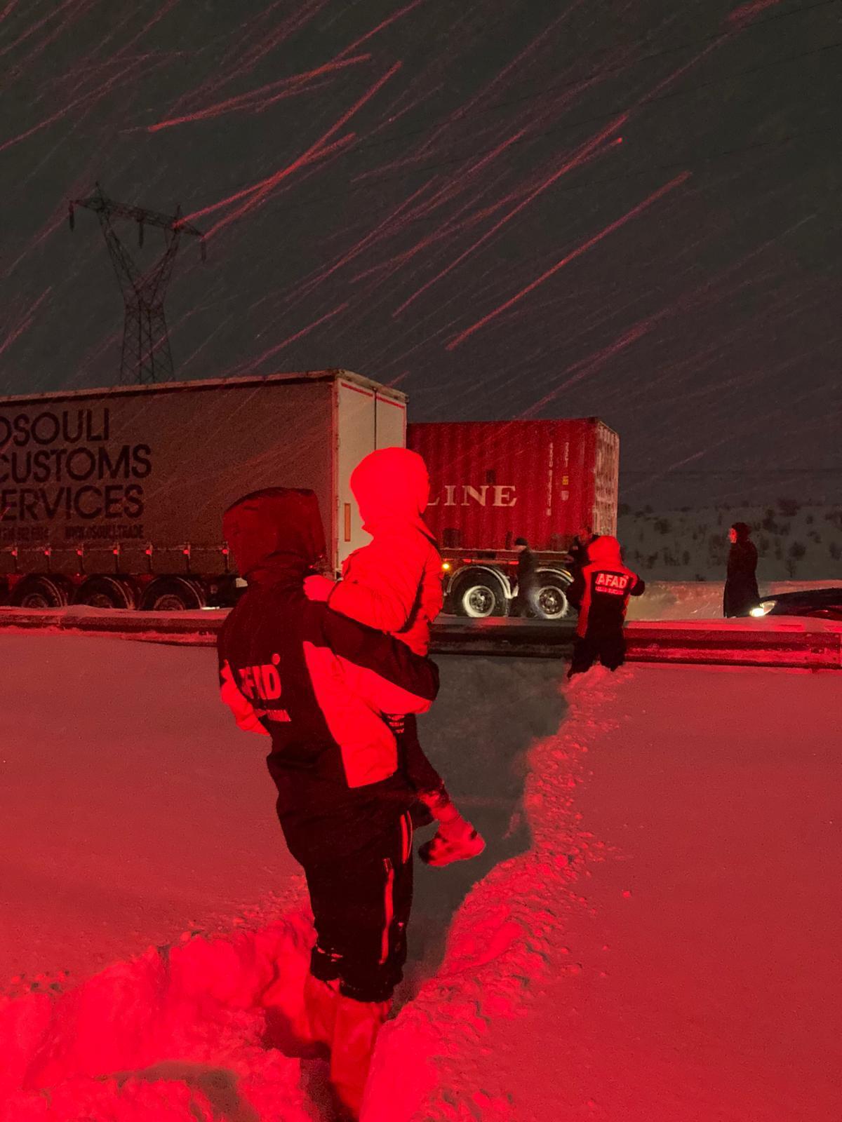 Kızılay kar yağışı yardımı