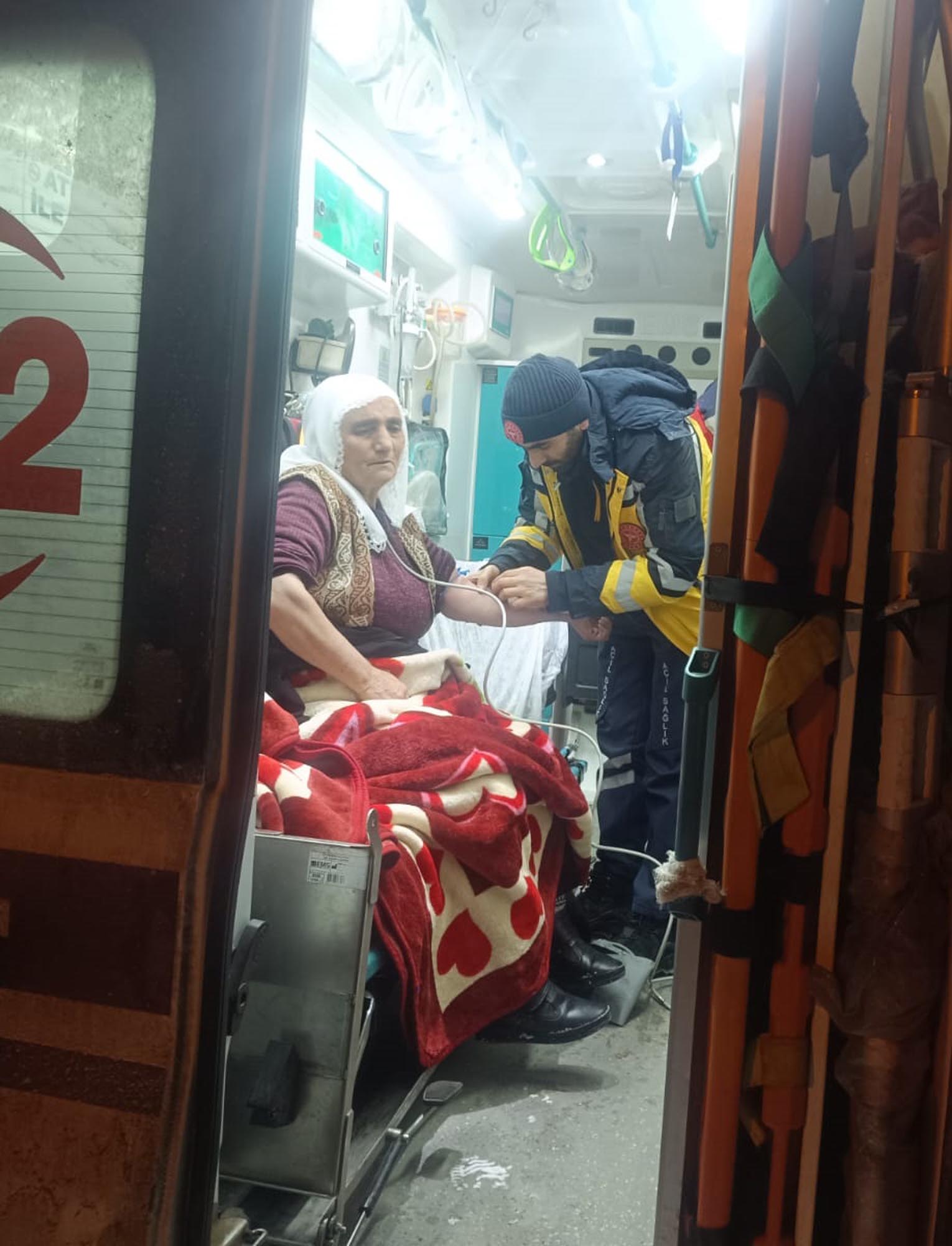 Doğubayazıt kar ambulans hasta kurtarma
