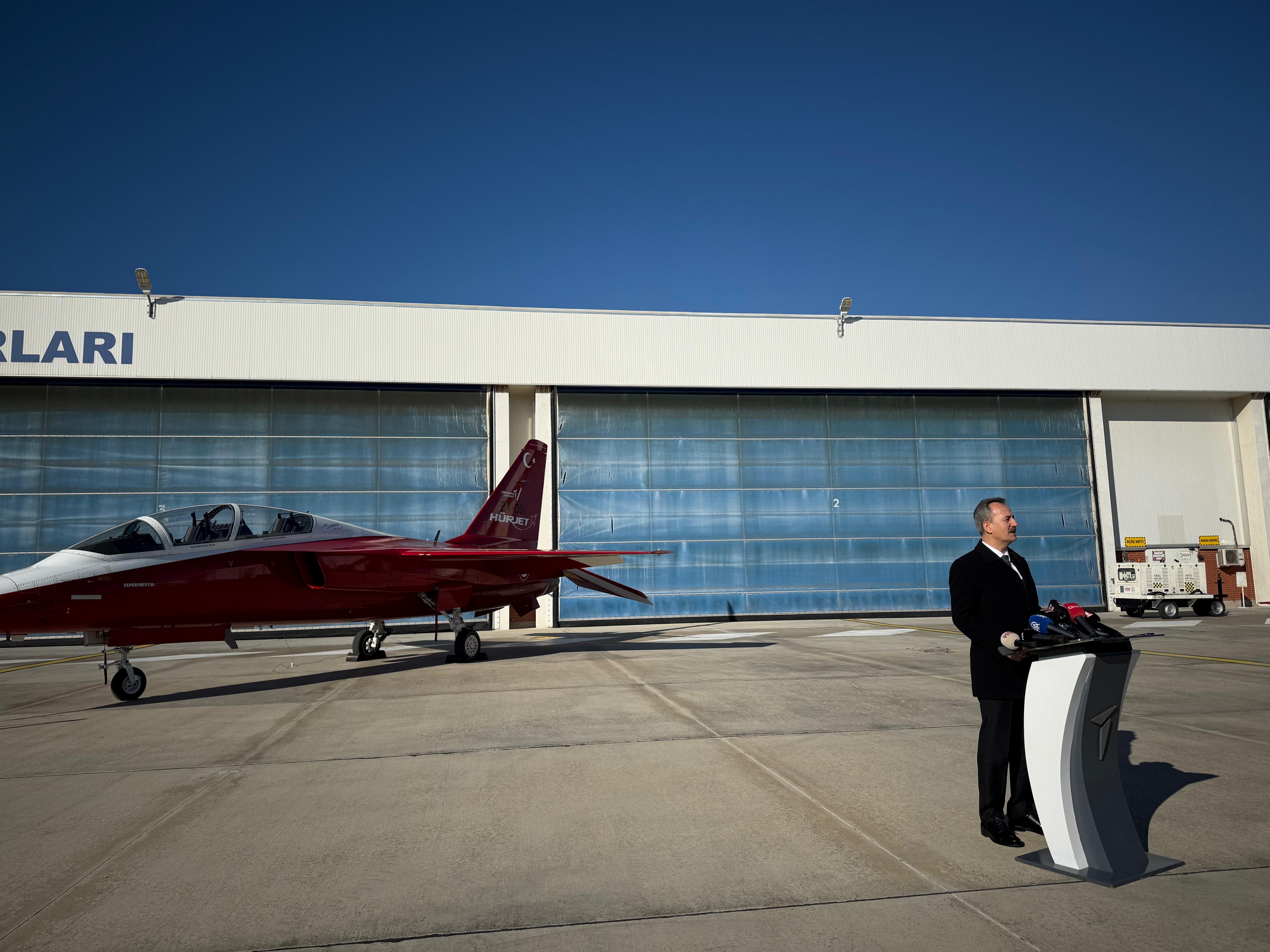 HÜRJET jet eğitim uçağı