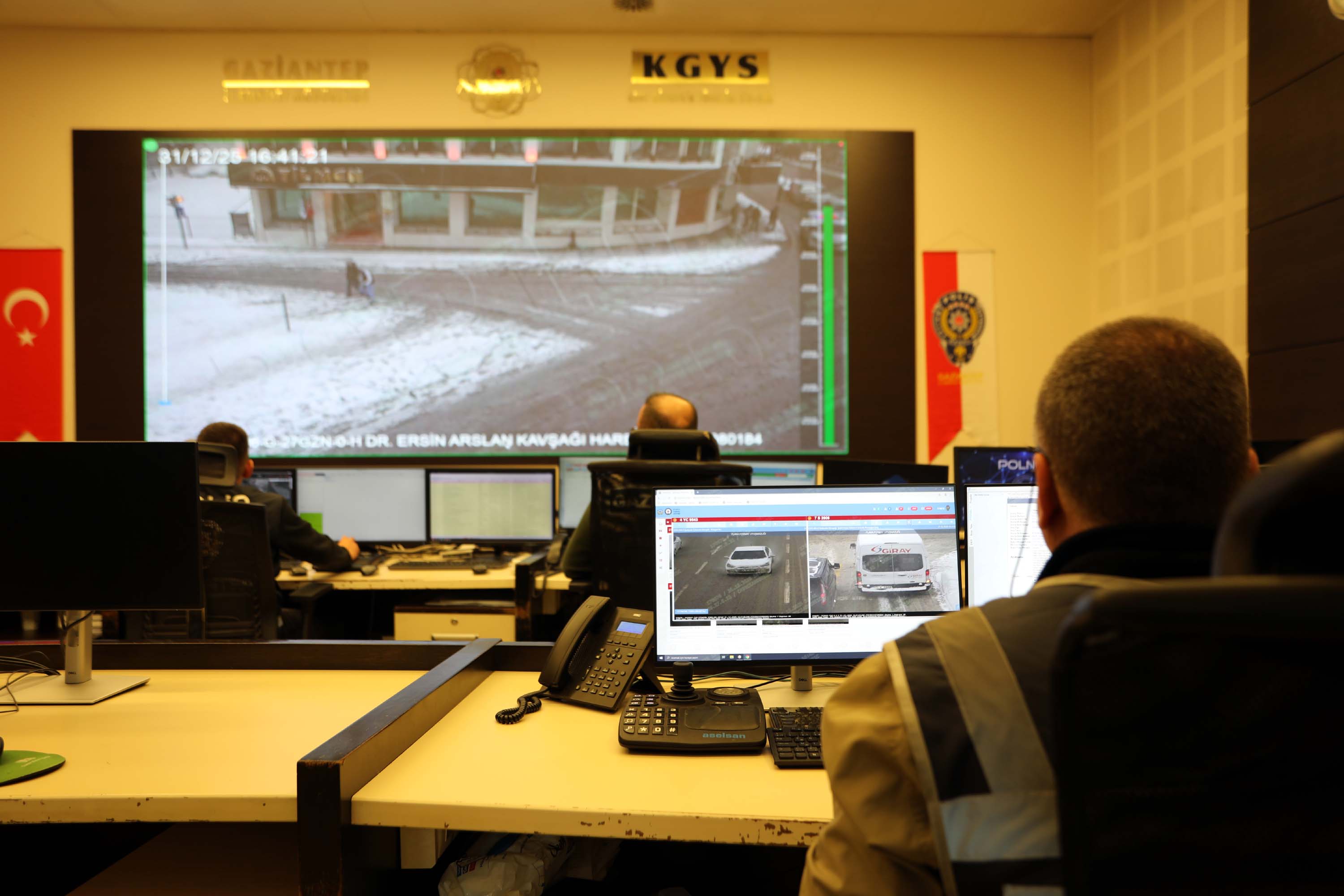 Gaziantep Valisi Kemal Çeber Kent Güvenliği Yönetim Merkezi
