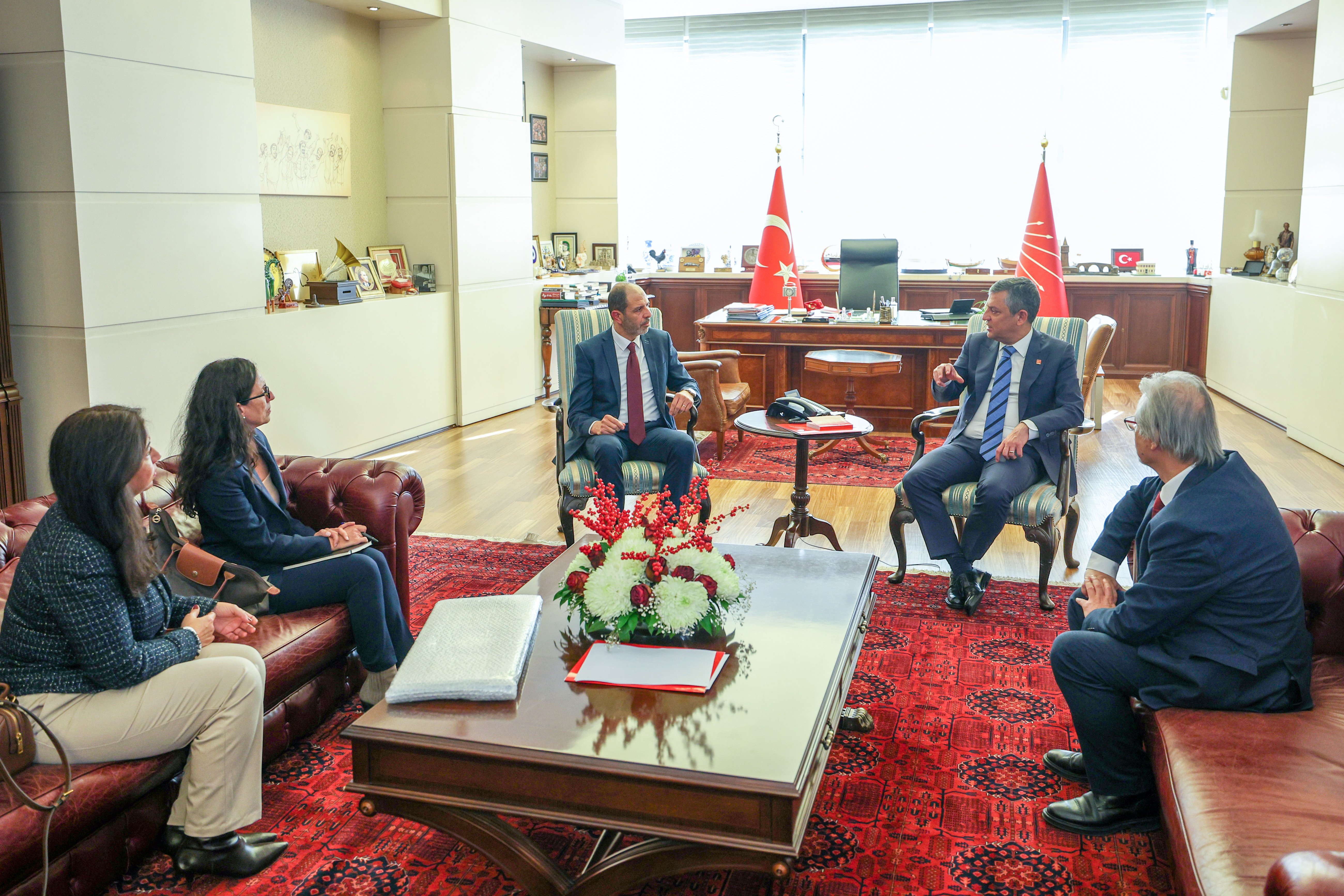 Kudret Özersay Özgür Özel