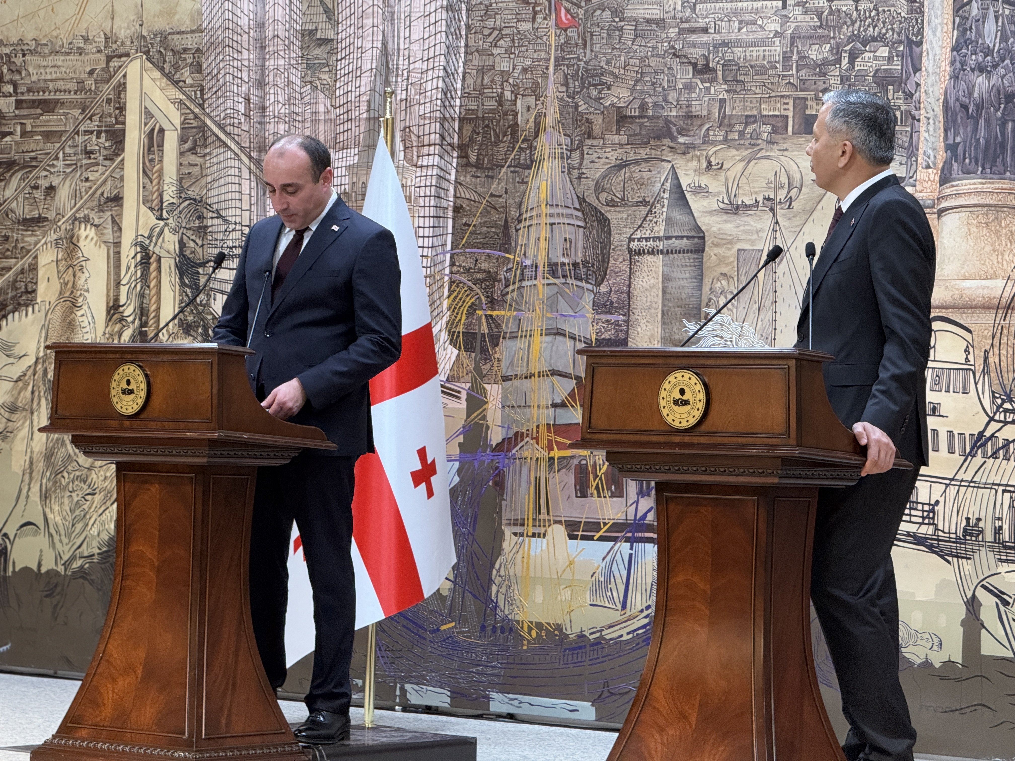 Bakan Yerlikaya konuşma yapıyor