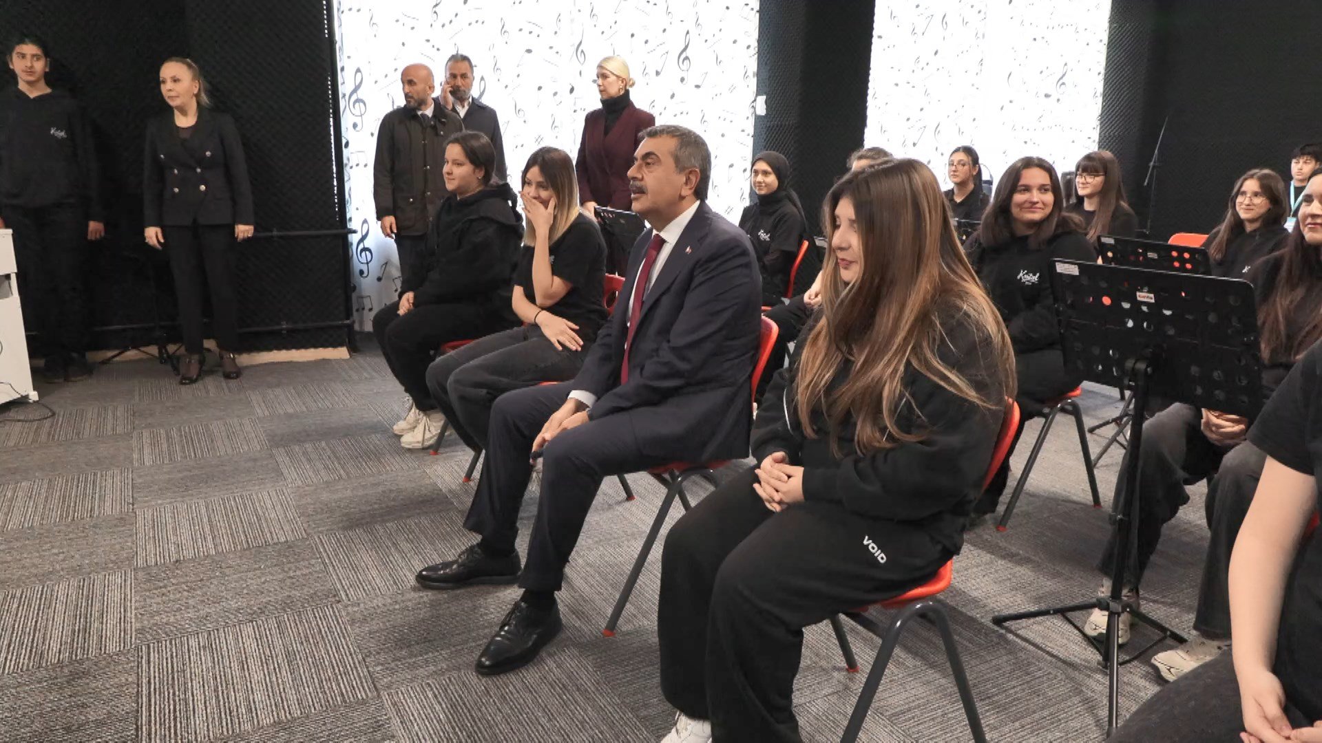 Bakan Tekin Atölye İncelemesi