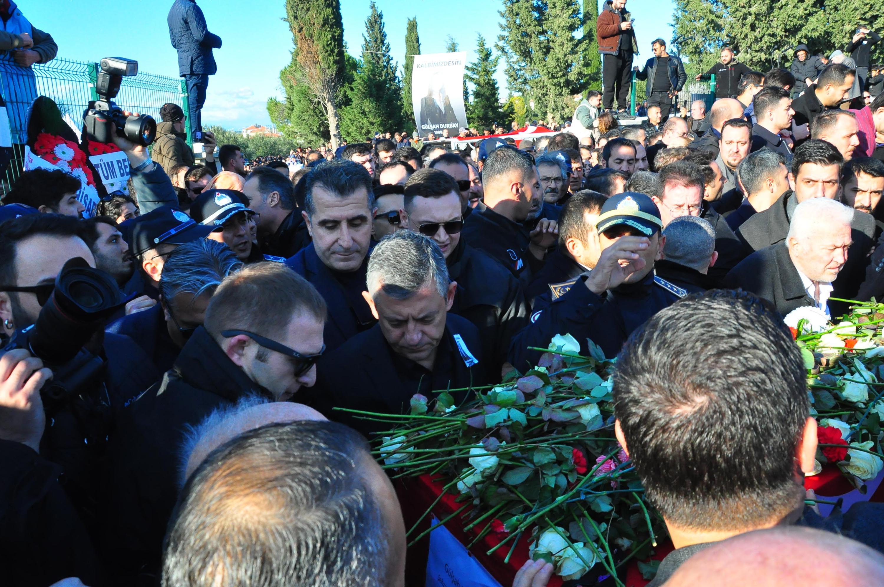 Özgür Özel Gülşah Durbay mezarı