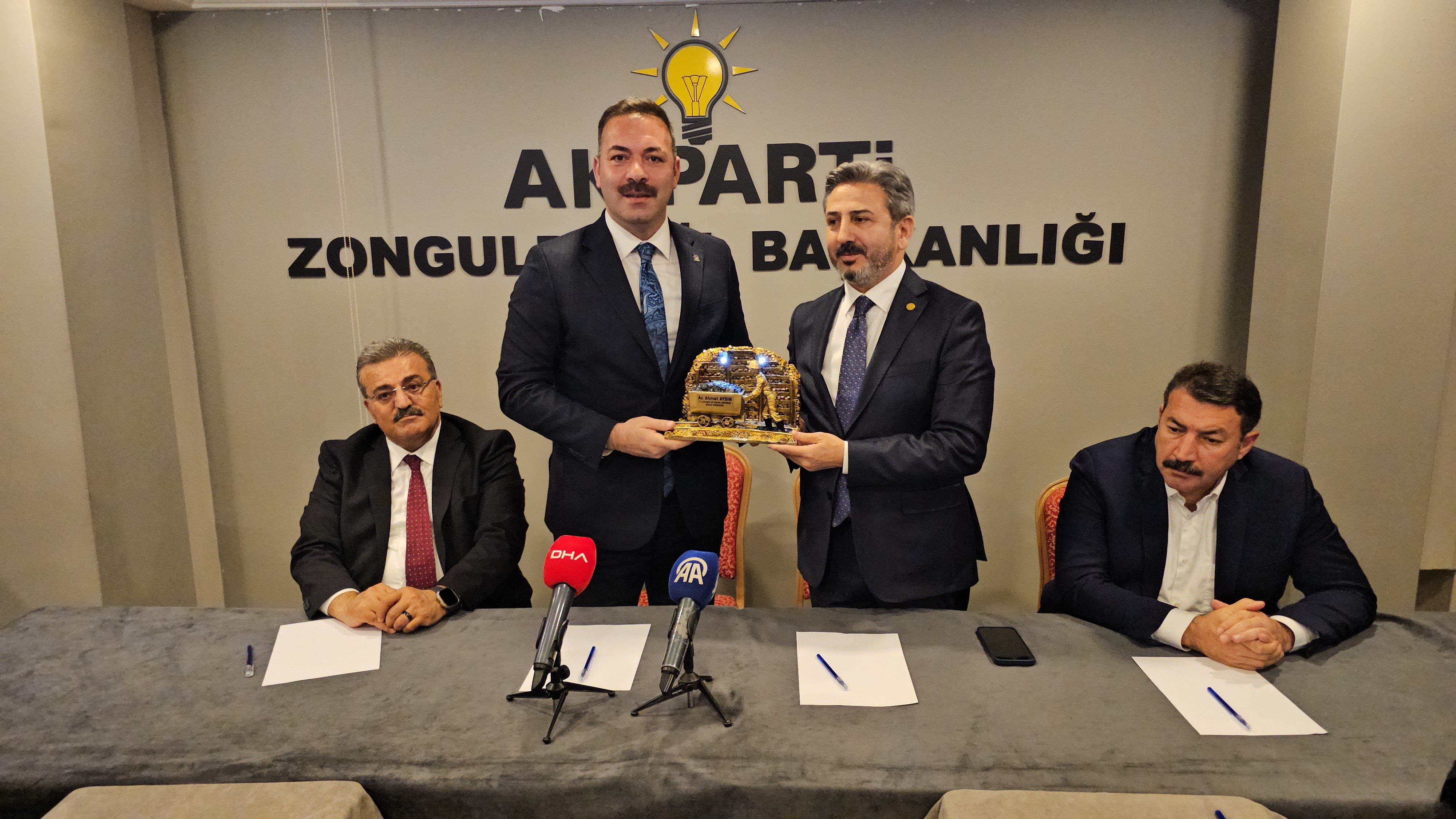 Bakan Yardımcıları İşçilerle