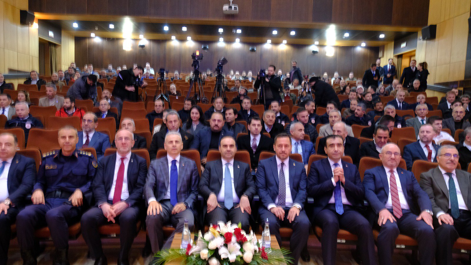 Bakan Kacır konuşma yapıyor