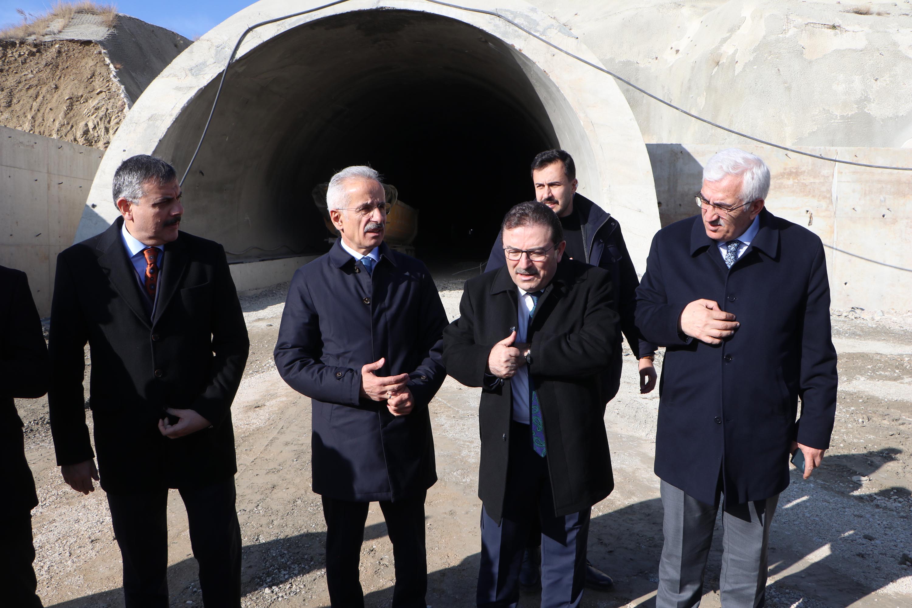 Ulaştırma Bakanı Uraloğlu tünel inşaatı